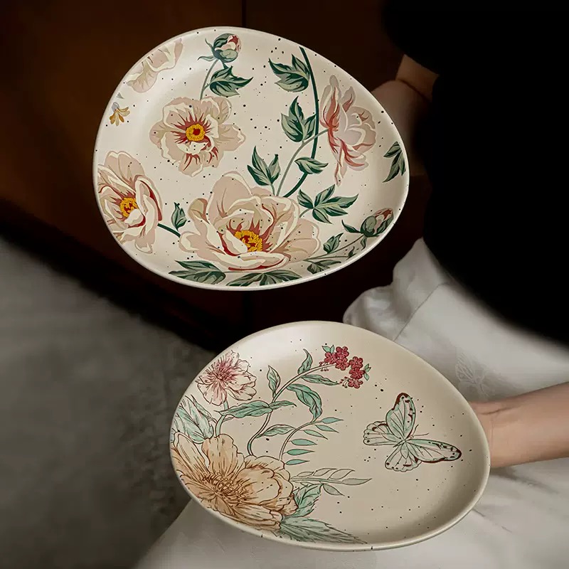 Đĩa tam giác hoa hồng phong cách retro gốm Nhật đk23.2*2.7cm 27.P39