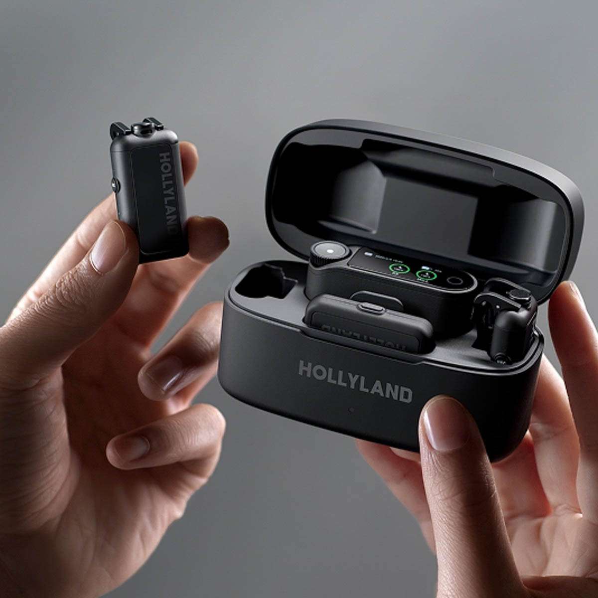 Bộ Micro không dây Hollyland Lark Max 2 Combo 4-Person Version (Camera RX, USB-C RX)