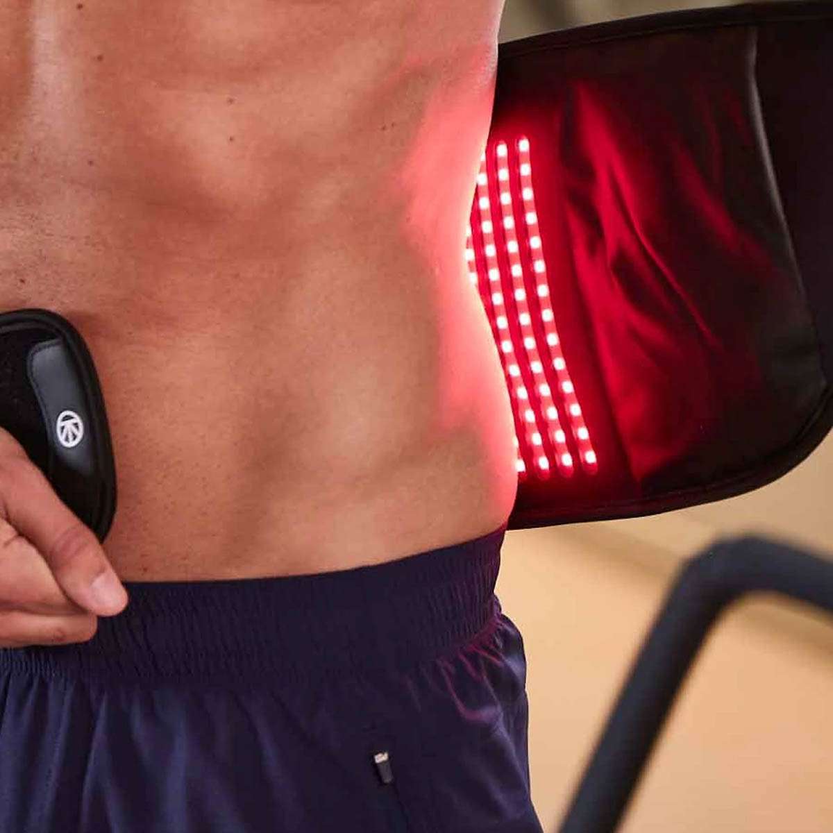 Máy massage Therabody ThermBack LED