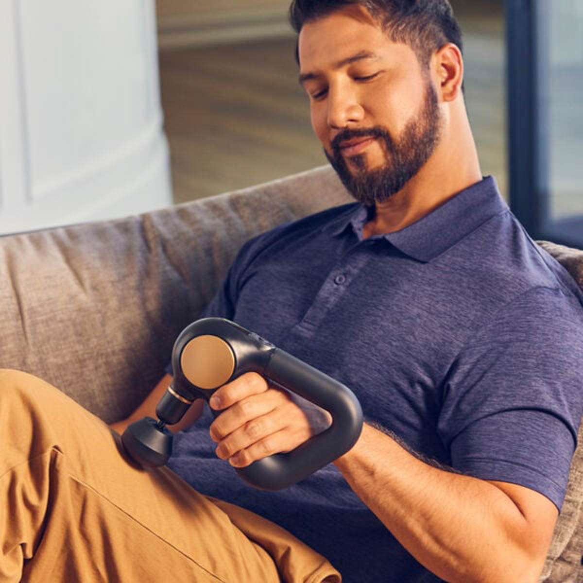 Máy massage cầm tay Therabody Theragun Sense