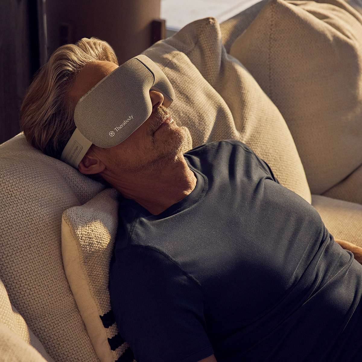 Máy massage mắt Therabody SmartGoggles