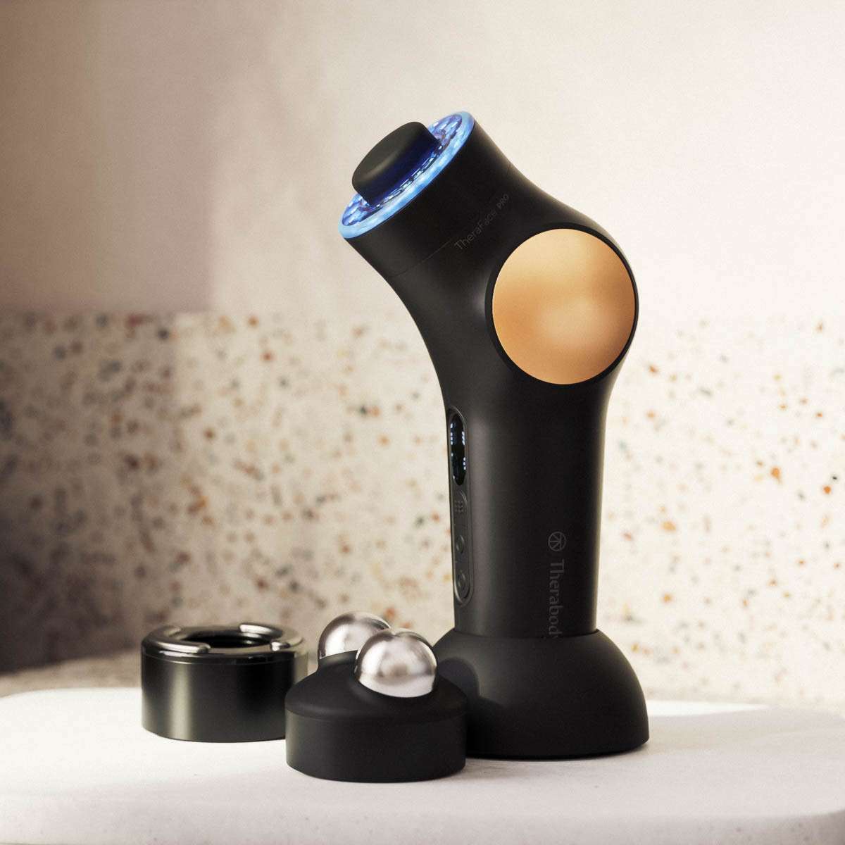 Máy massage mặt Therabody TheraFace PRO