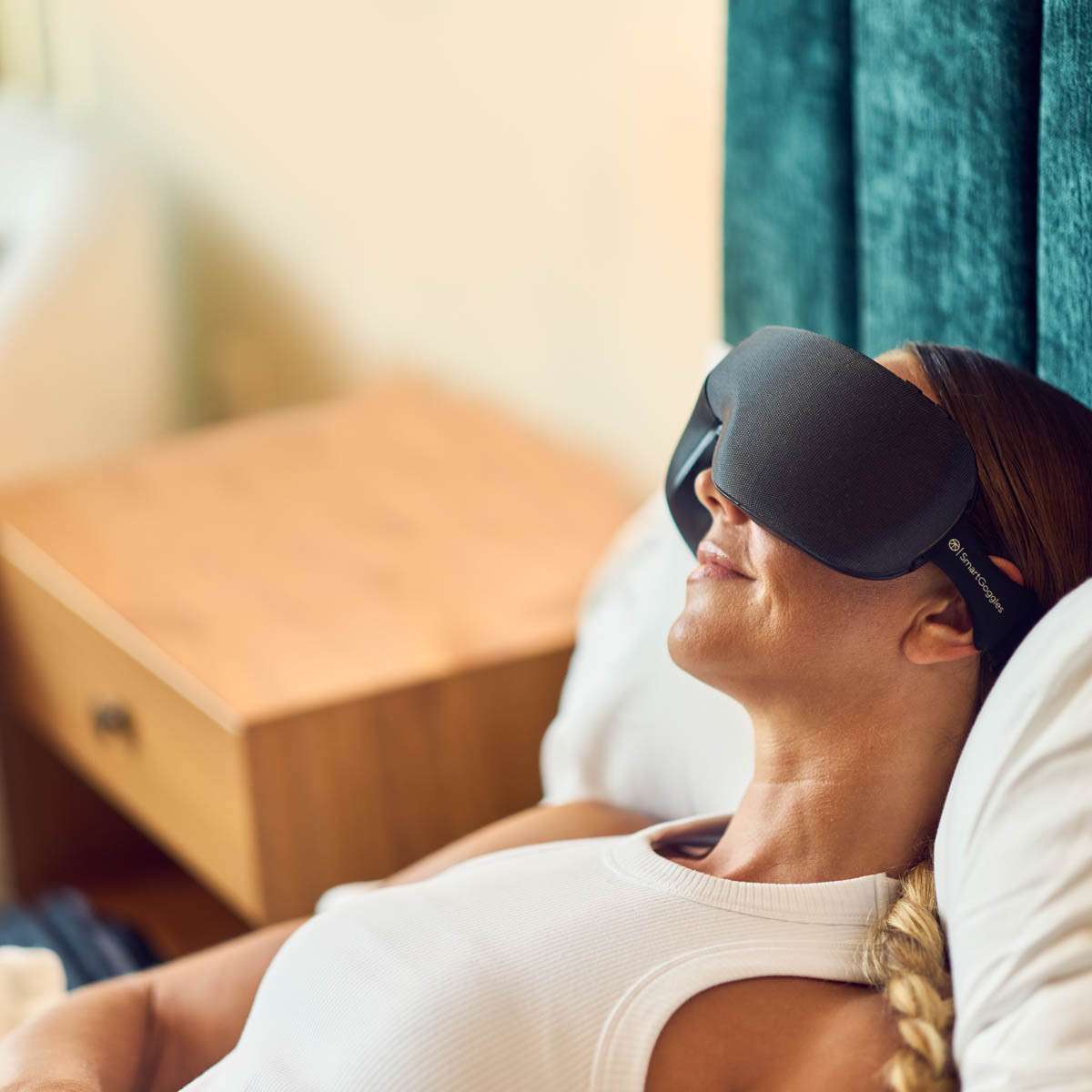 Máy massage mắt thông minh Therabody SmartGoggles 2.0 [TB-SG0004133-3A10]