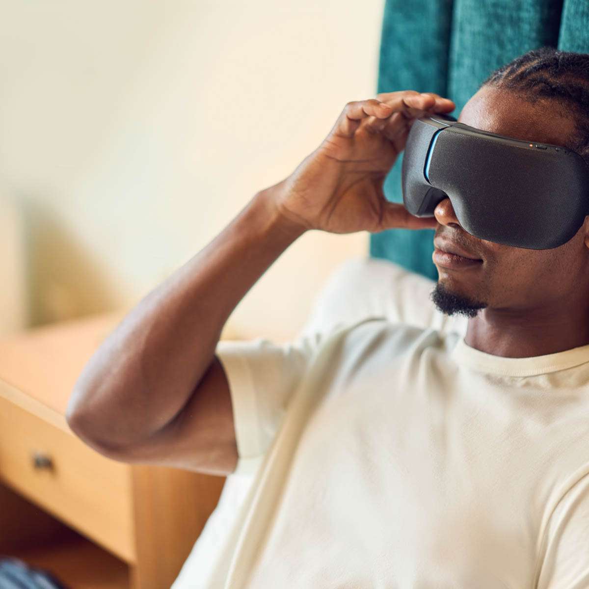 Máy massage mắt thông minh Therabody SmartGoggles 2.0 [TB-SG0004133-3A10]