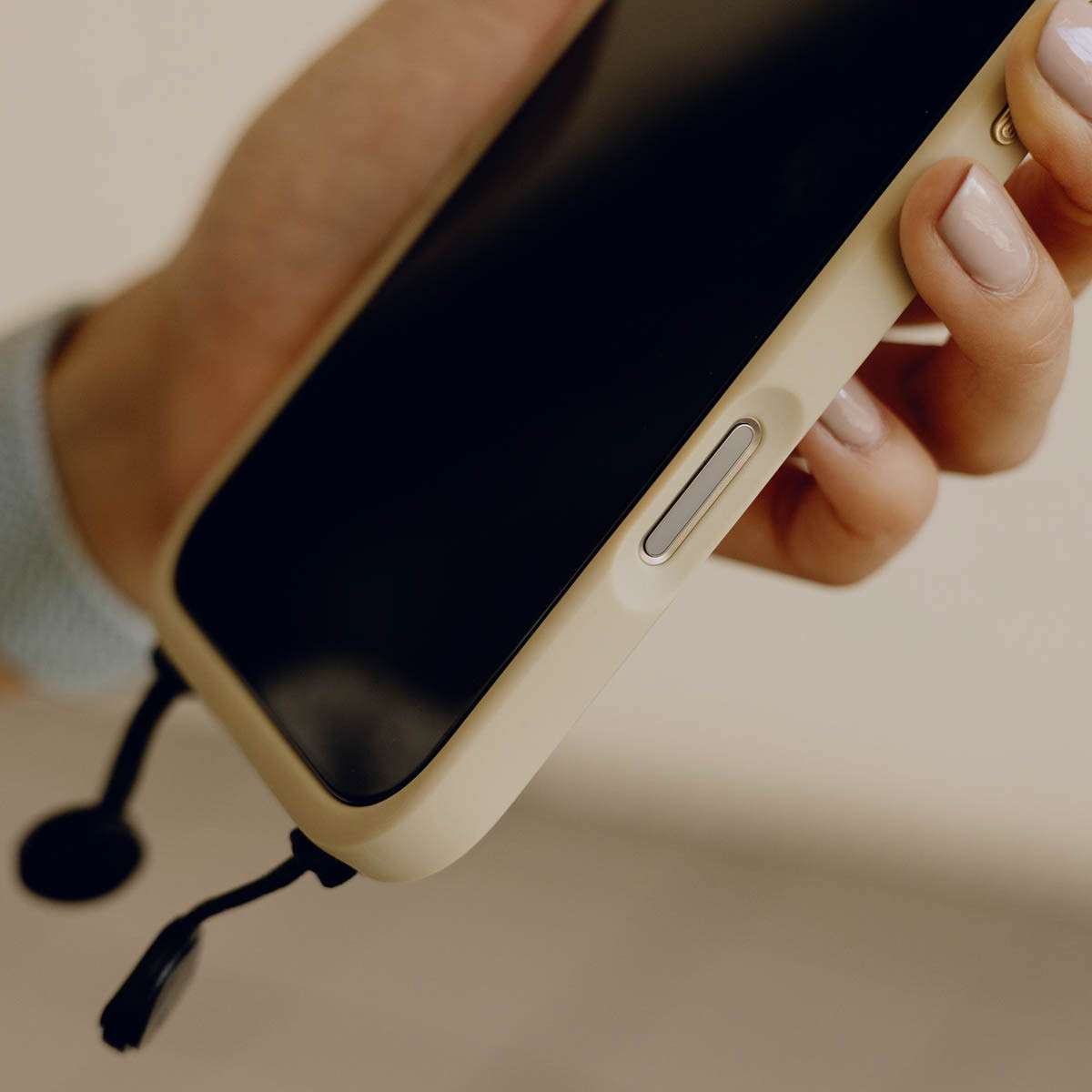 Ốp lưng iPhone 16 Pro Max Peak Design Clarino