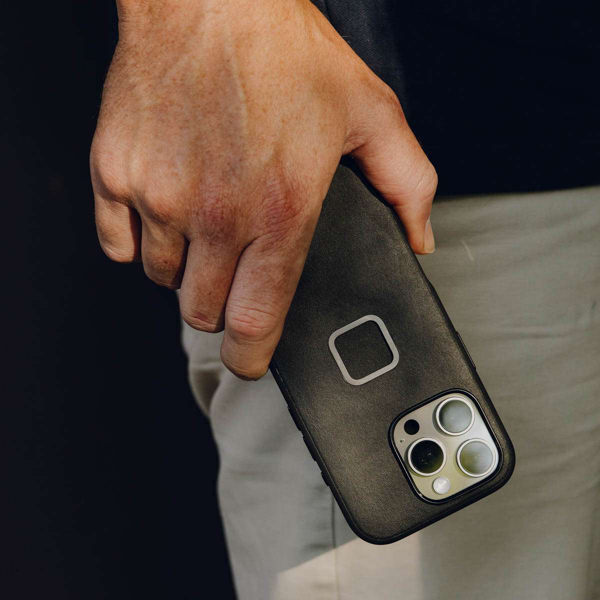 Ốp lưng iPhone 16 Pro Peak Design Clarino