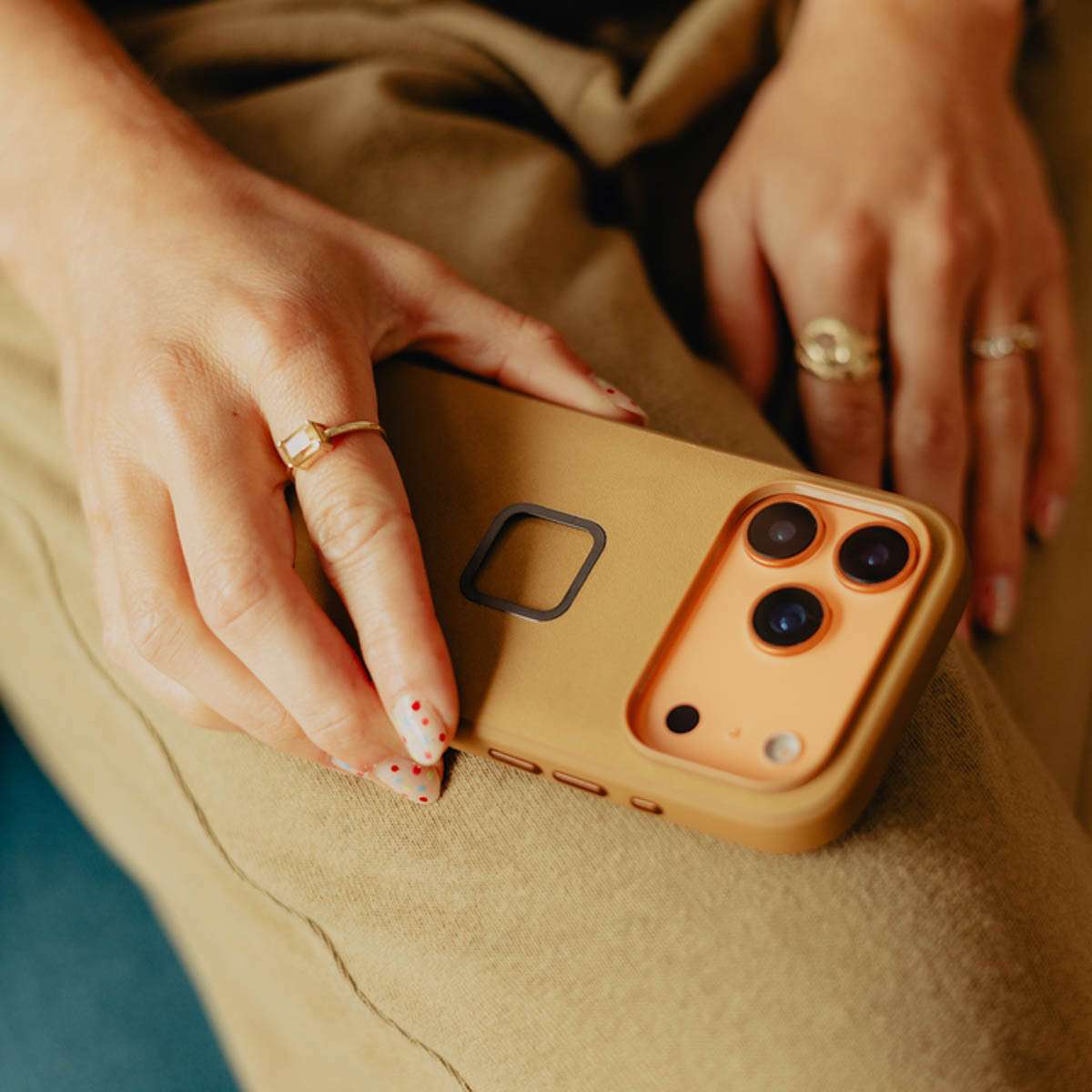 Ốp lưng iPhone 17 Pro Max Peak Design Clarino Everyday Case [PD-M-MC-CE]