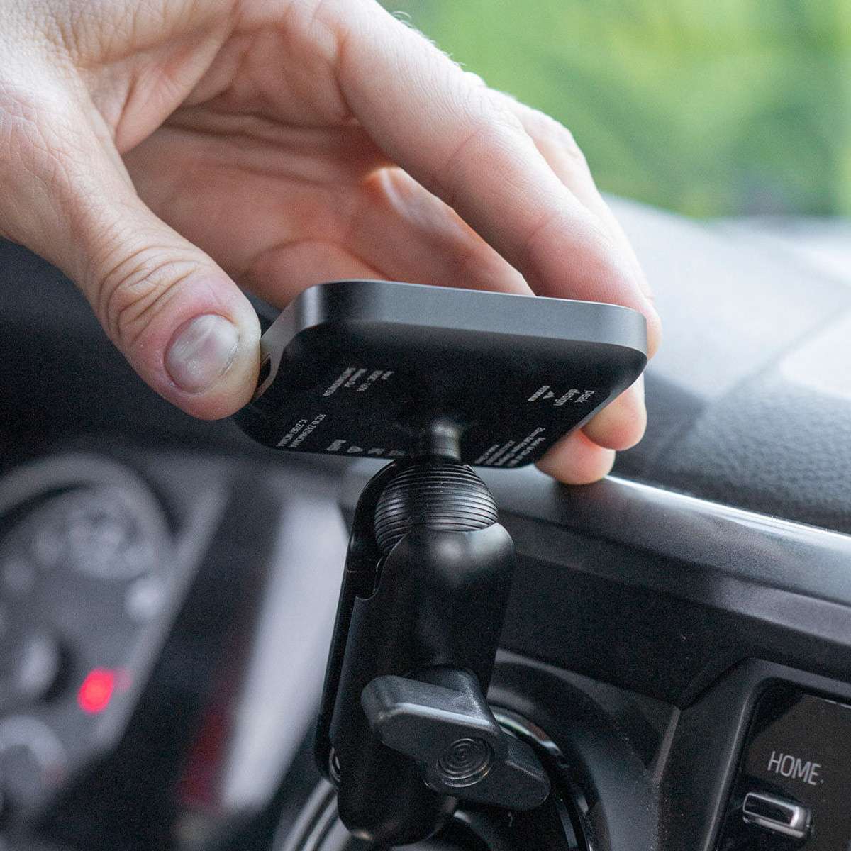 Peak Design Charging (Non-Locking) Ball Mount Adapter [M-CM-AE-BK-1/M-CM-AF-BK-1]