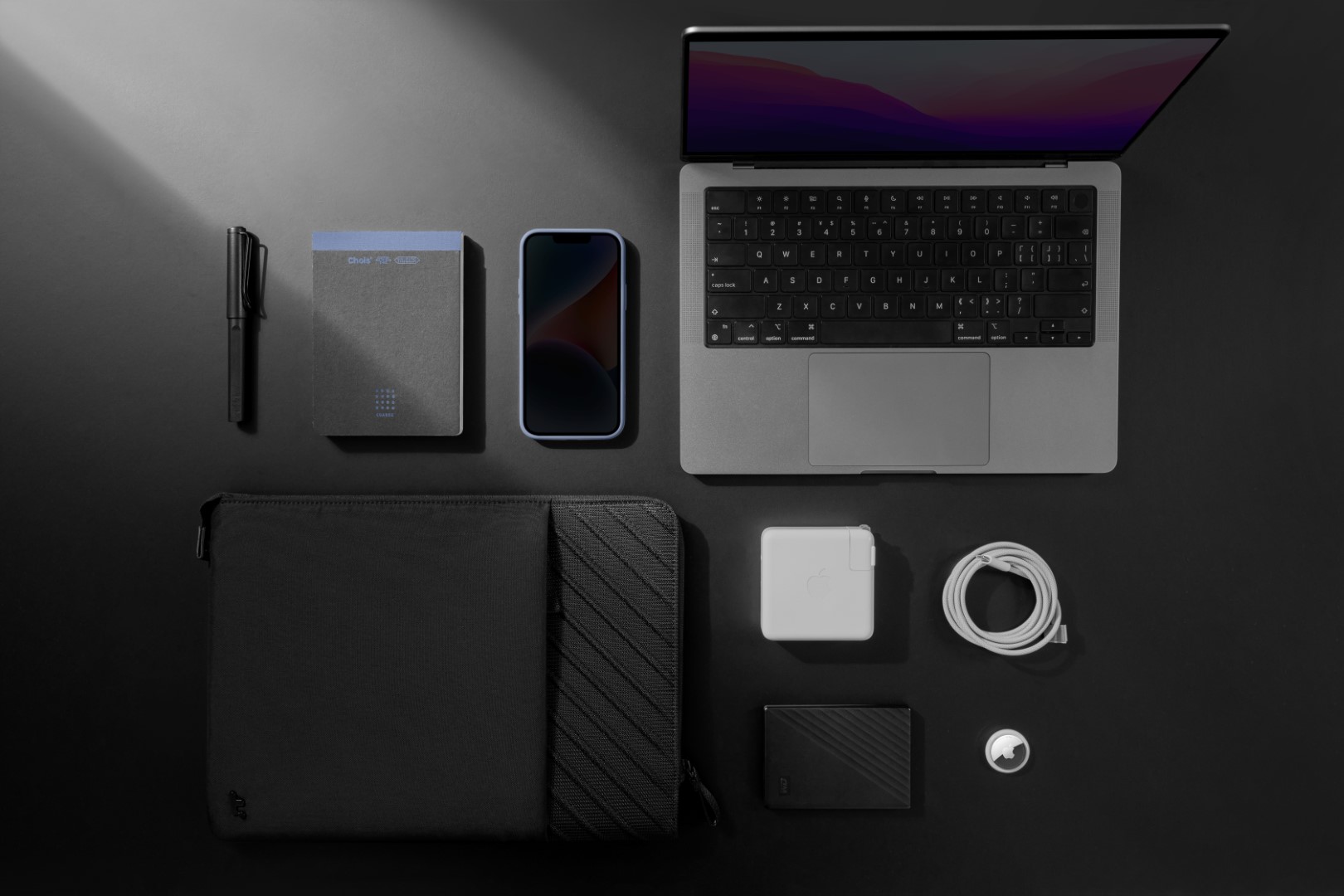 TÚI CHỐNG SỐC TOMTOC (USA) VOYAGE-A10 PREMIUM LAPTOP / MACBOOK 13″ BLACK – A10C2D1