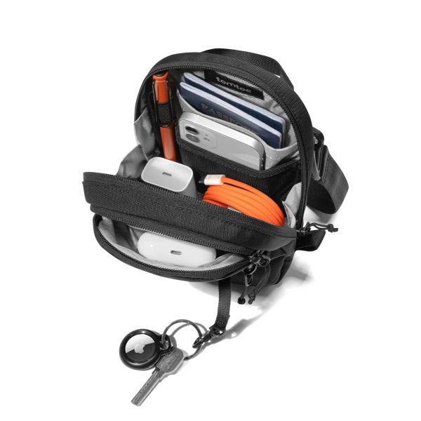 TÚI ĐEO CHÉO TOMTOC (USA) AVIATOR-T37 TRAVEL CROSSBODY – T37S1