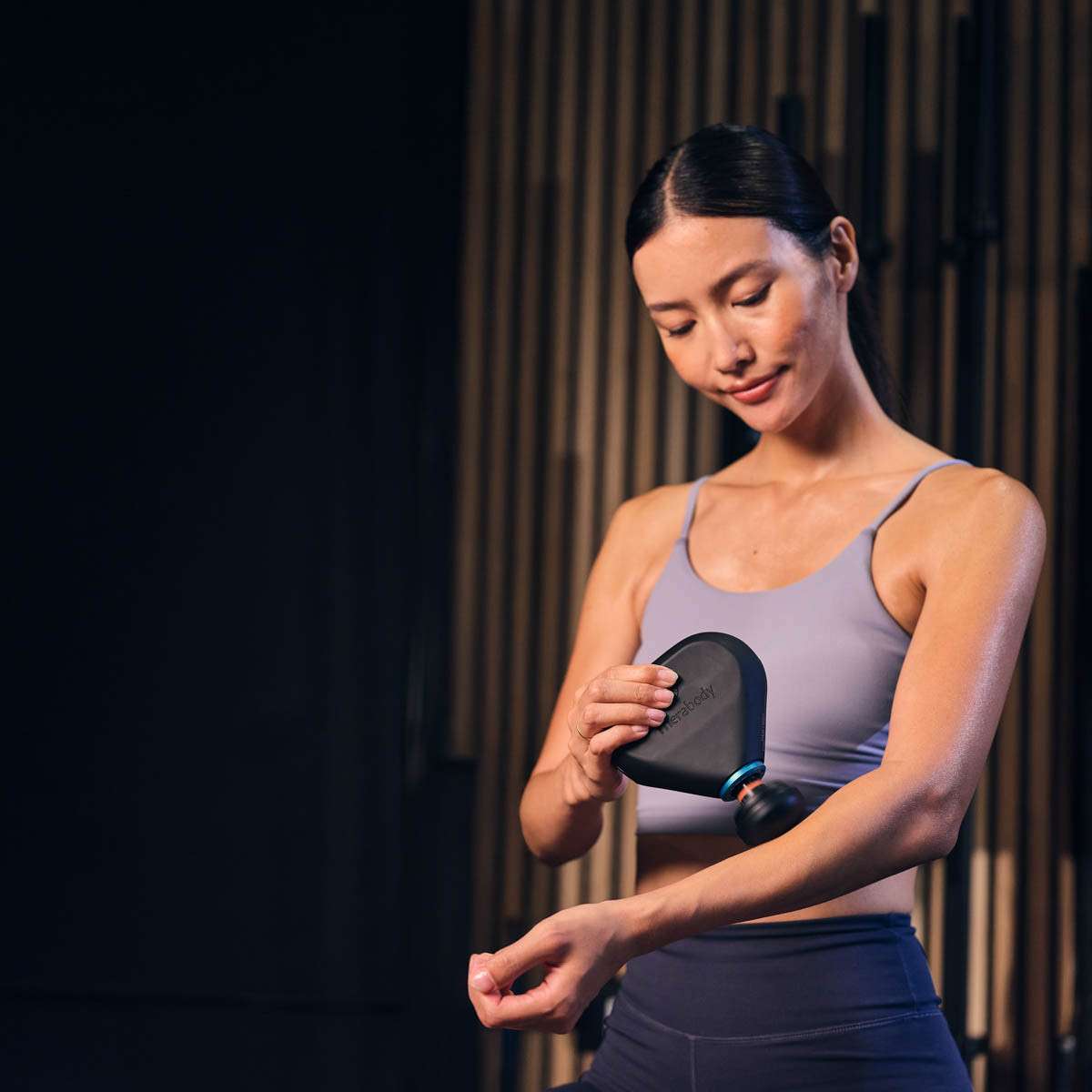 Thiết bị massage Therabody Theragun Mini Plus