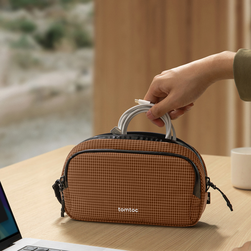 Túi Đựng Phụ Kiện Tomtoc (Usa) Premium Light-T12 Tech Organizer – T12
