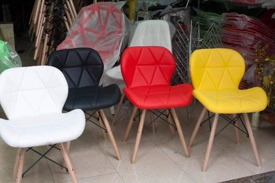 Ghế eames j3 da tam giác