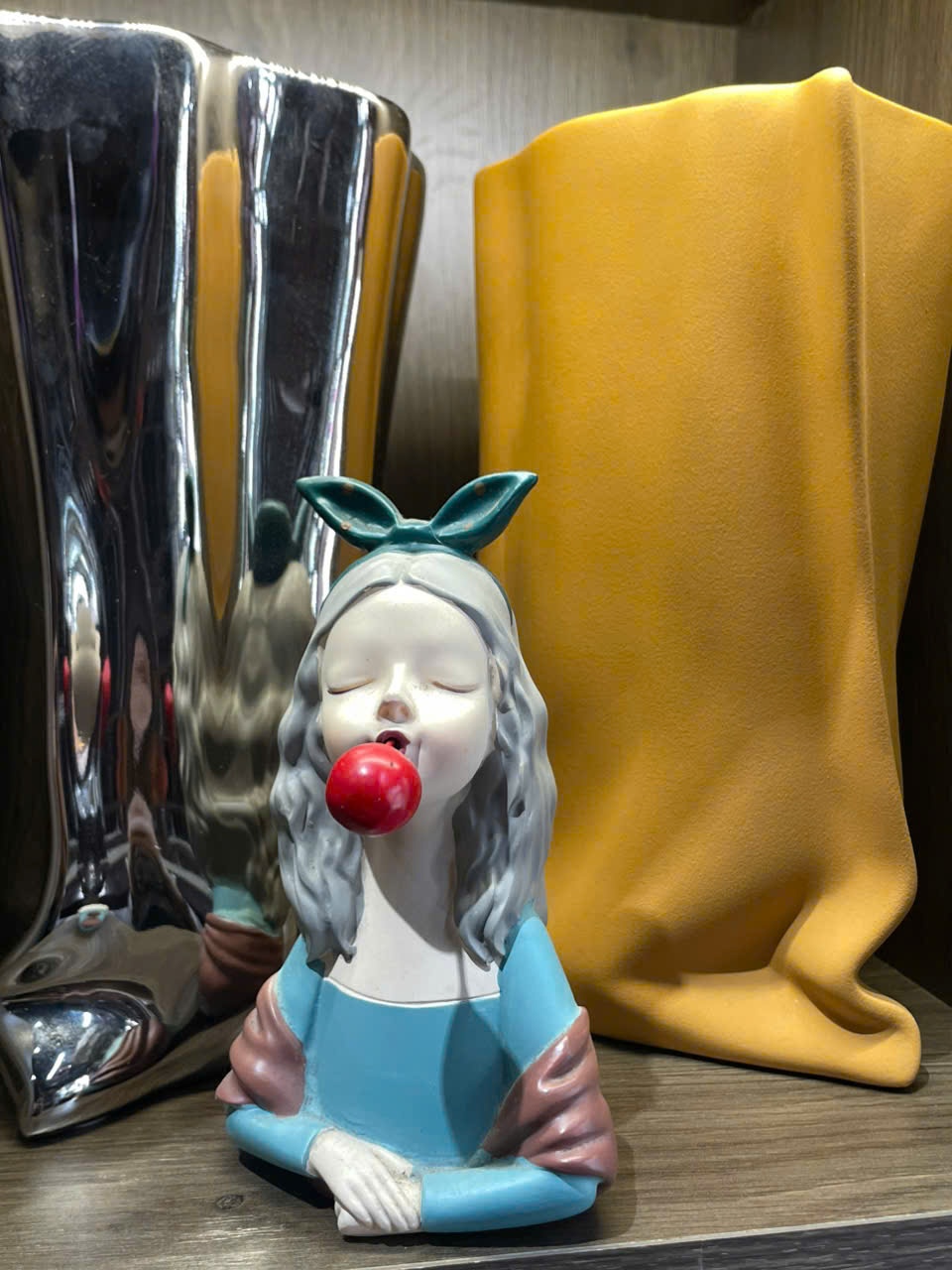 Tượng Alice xanh nhạt thổi bóng