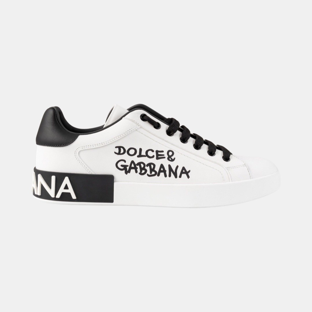 GIÀY SNEAKER DOLCE TRẮNG CHỮ ĐEN CS1772 AW710 HNF57