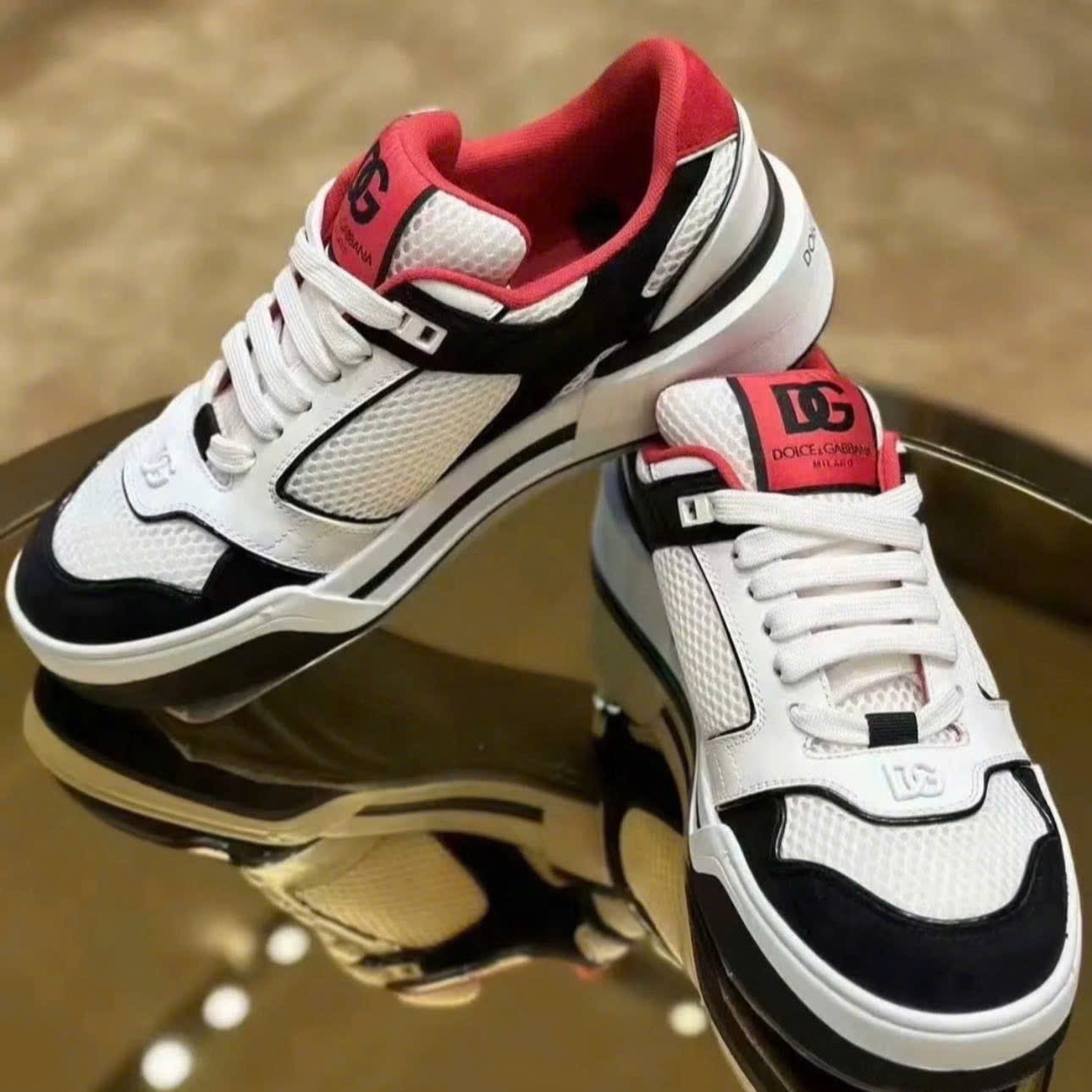 GIÀY SNEAKER DOLCE TRẮNG HỌA TIẾT ĐEN CS2241 AR755 89690