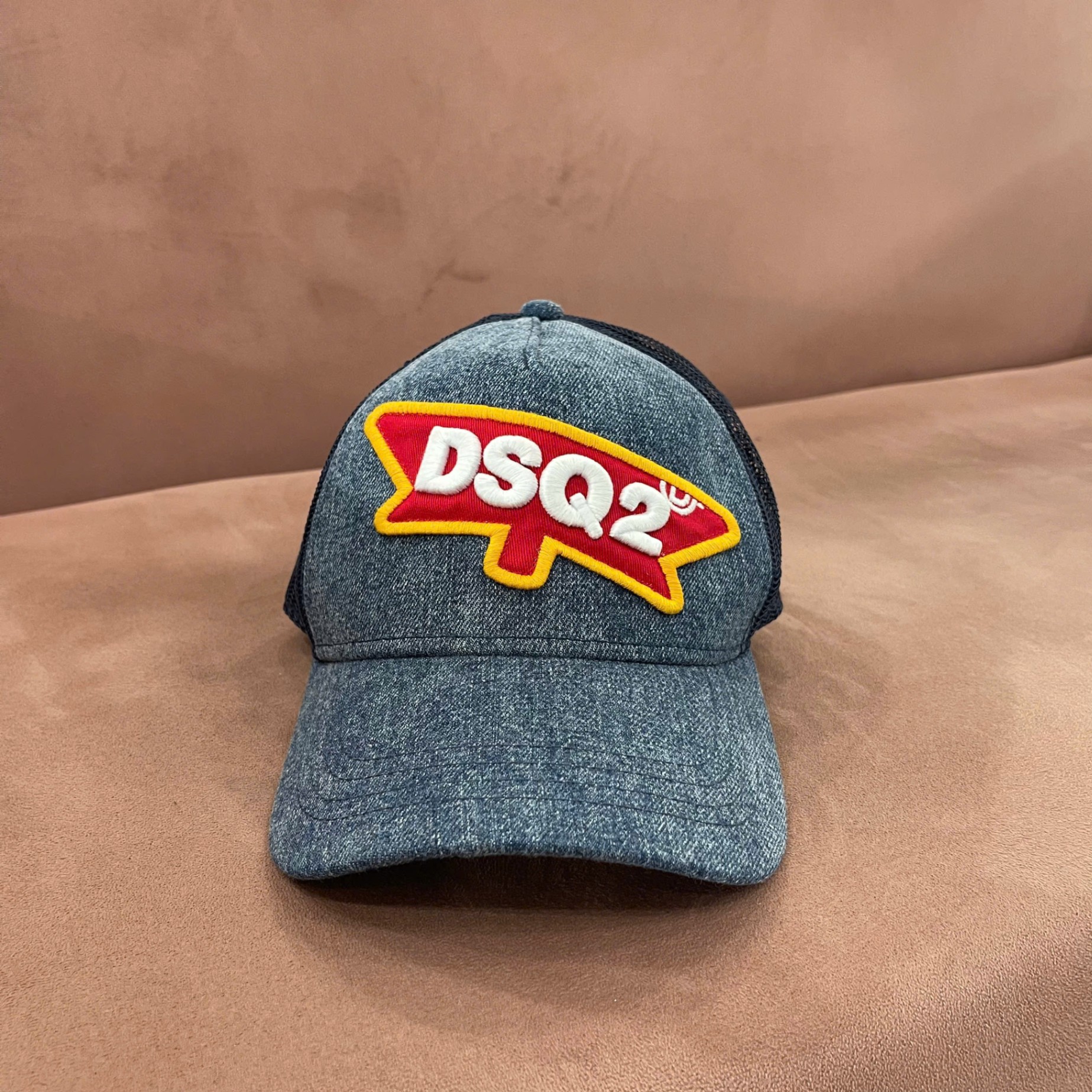MŨ DSQUARED2 LƯỚI ĐEN BCM0013 53300008 3085