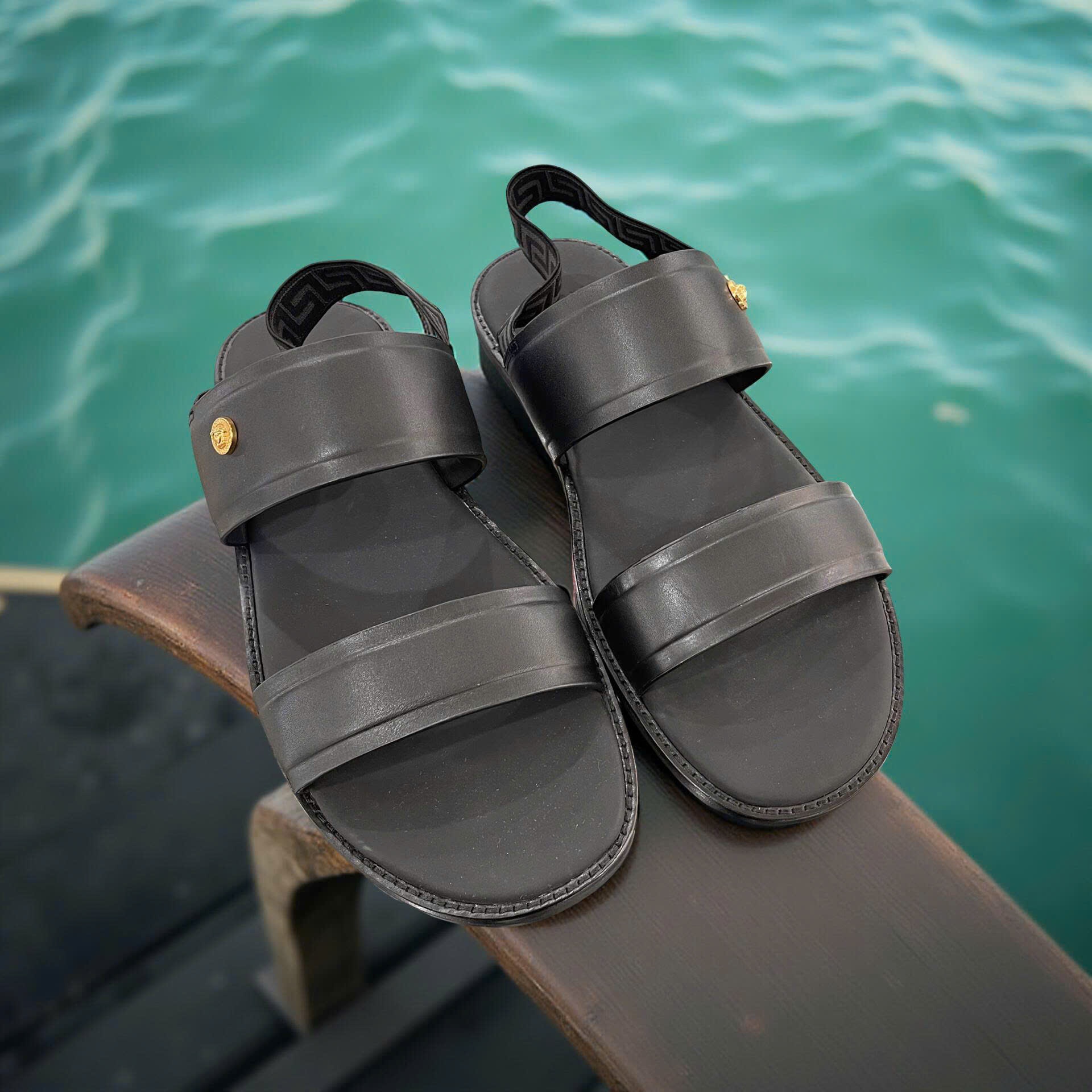 SANDAL VERSACE ĐEN MEDUSA VÀNG DSU7870S D4VFS