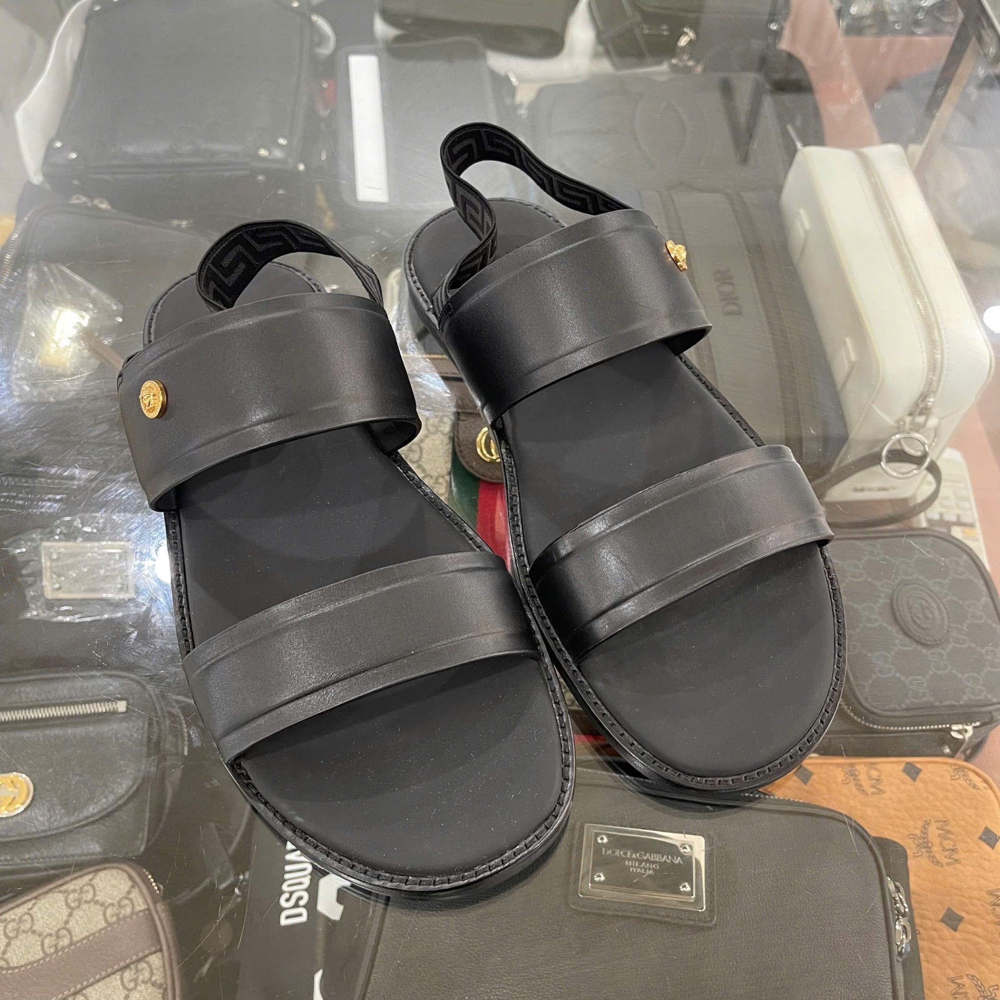 SANDAL VERSACE ĐEN MEDUSA VÀNG DSU7870S D4VFS
