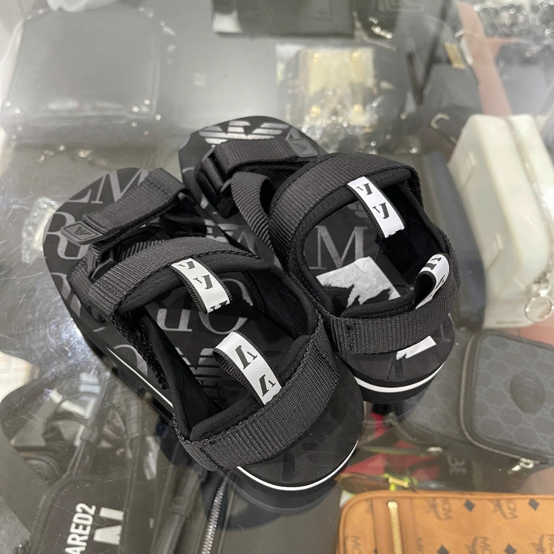 SANDAL EMPORIO ARMANI ĐEN VÂN CHÌM