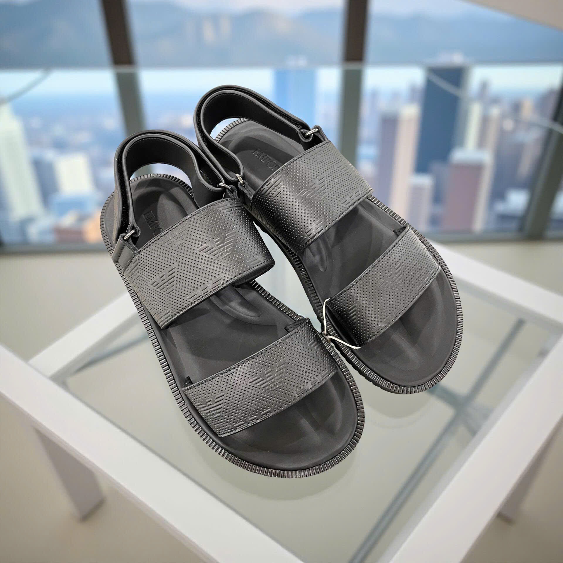 SANDAL EMPORIO ARMANI ĐEN CPA060626