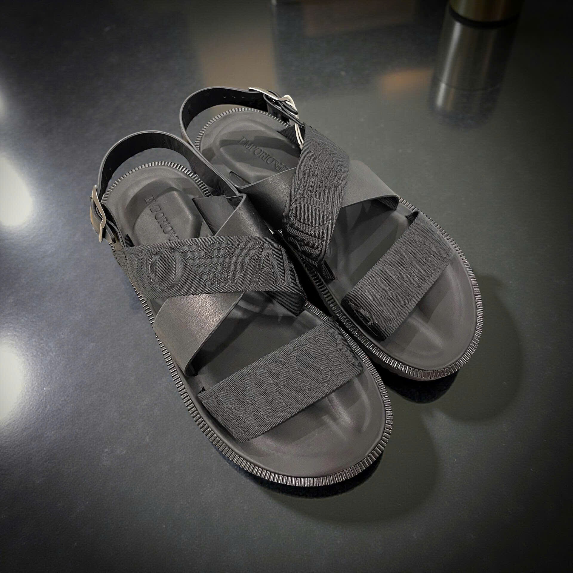 SANDAL EMPORIO ARMANI ĐEN QUAI CHÉO CPA060627