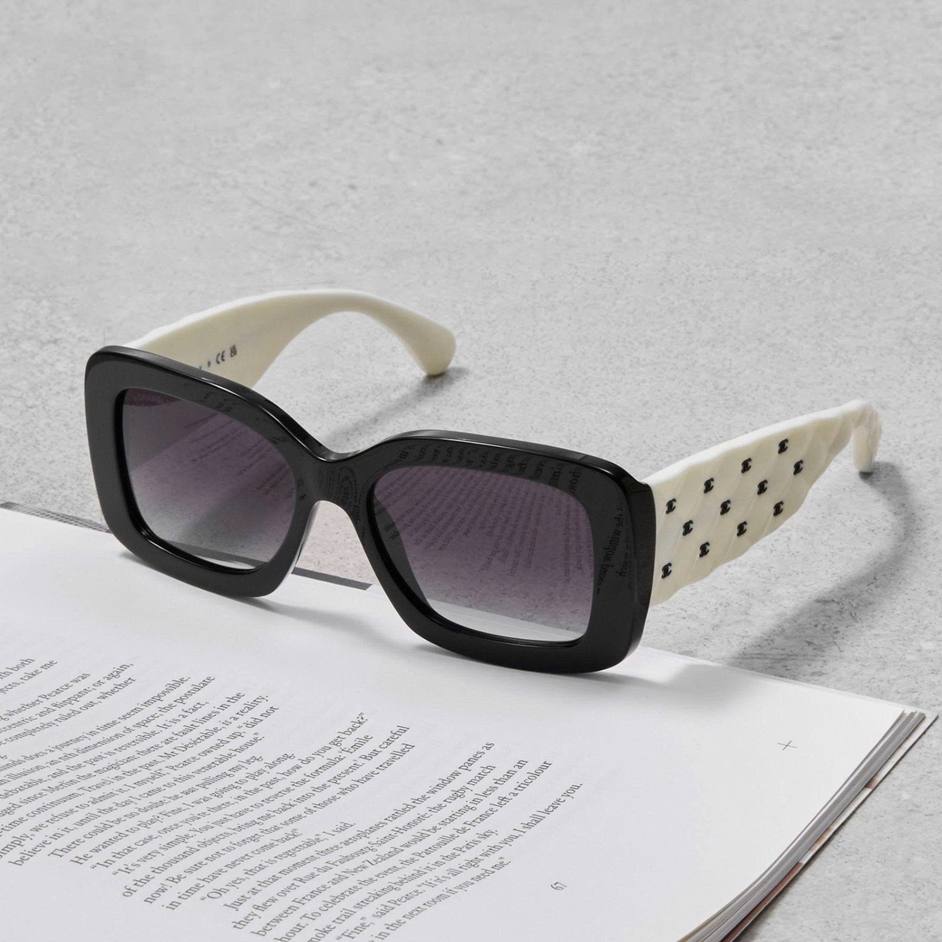 KÍNH CHANEL BLACK & WHITE 0CH5483 1656S6 54/17/135