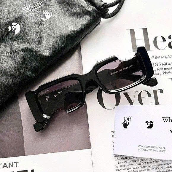 KÍNH OFF WHITE CADY CUT BLACK OERI006C99PLA0011007 50/20/150