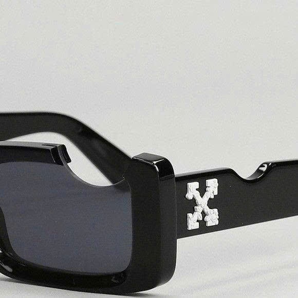 KÍNH OFF WHITE CADY CUT BLACK OERI006C99PLA0011007 50/20/150