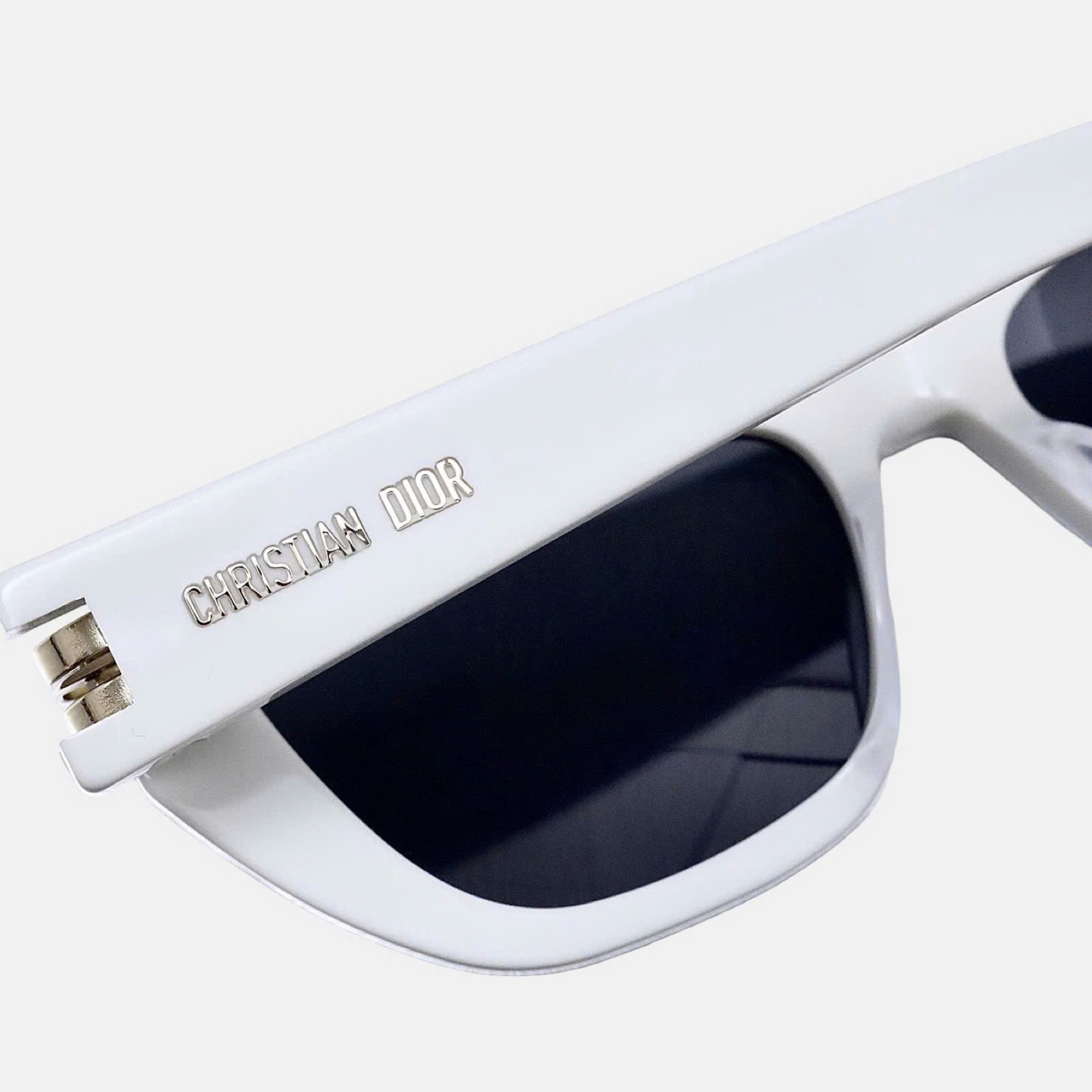 KÍNH DIOR B2U 95A0 WHITE SIZE 52/16/135