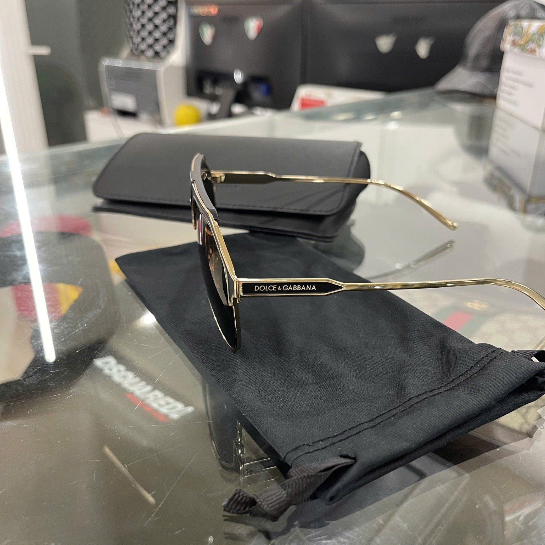 KÍNH DOLCE MẮT ĐEN GỌNG VÀNG DG2257 SIZE 60 LIKE NEW