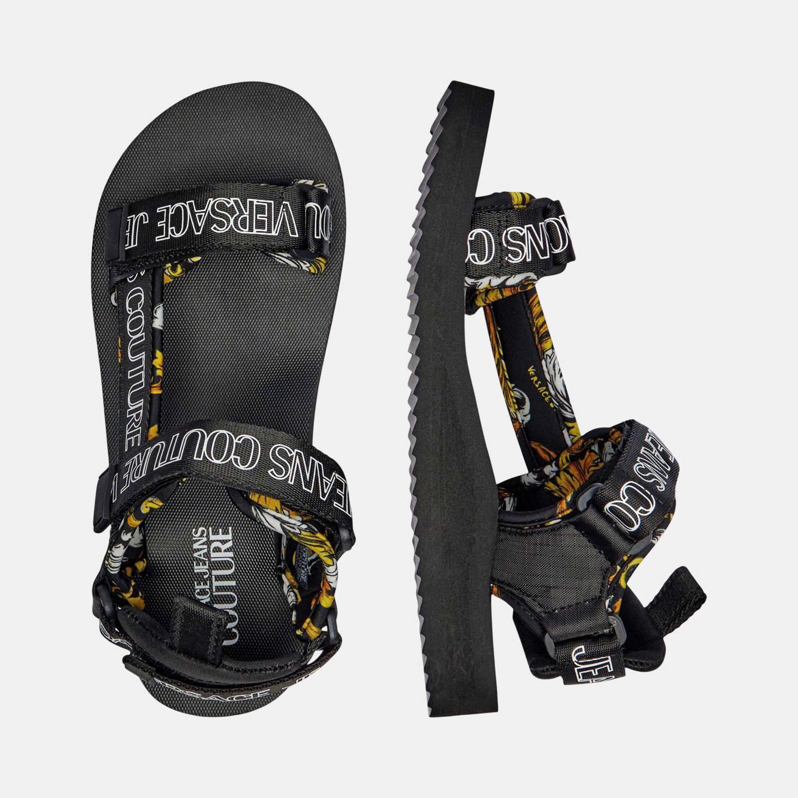 SANDAL VERSACE ĐEN CHỮ TRẮNG 78YA3S7B ZSC21 G89
