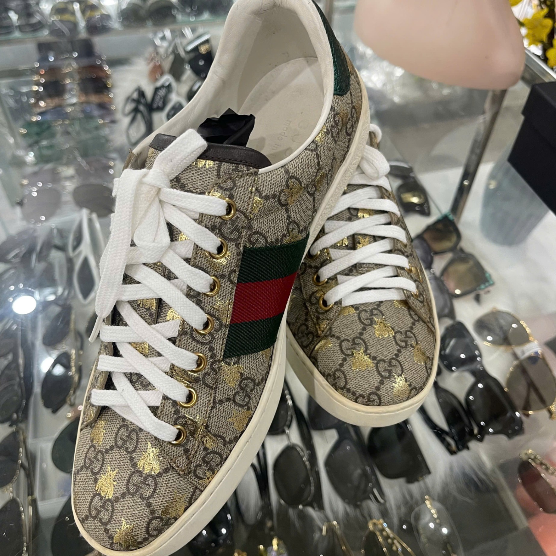 GIÀY SNEAKER GUCCI ONG VÀNG 548950 9N020 8465 LIKE NEW