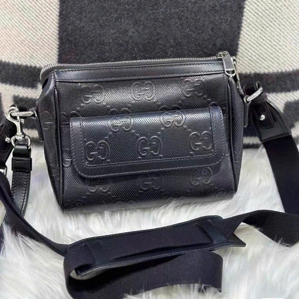 TÚI GUCCI ĐEN GG HỌA TIẾT MONOGRAM 109000