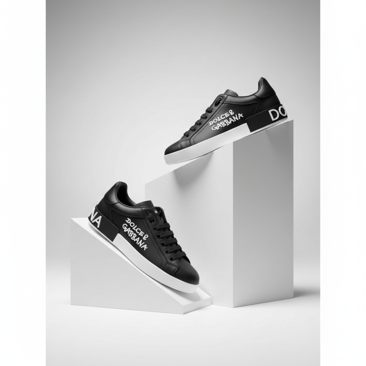 GIÀY SNEAKER DOLCE ĐEN CHỮ TRẮNG CS1772 AW710 HWF57