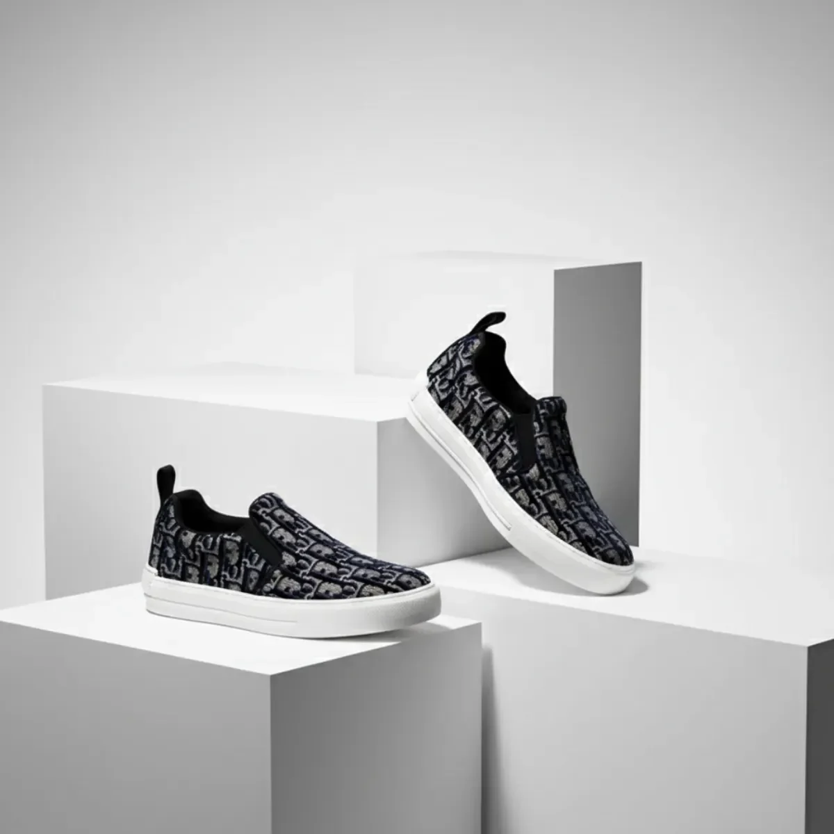 GIÀY SLIPON DIOR NHIỀU CHỮ LU167224555132