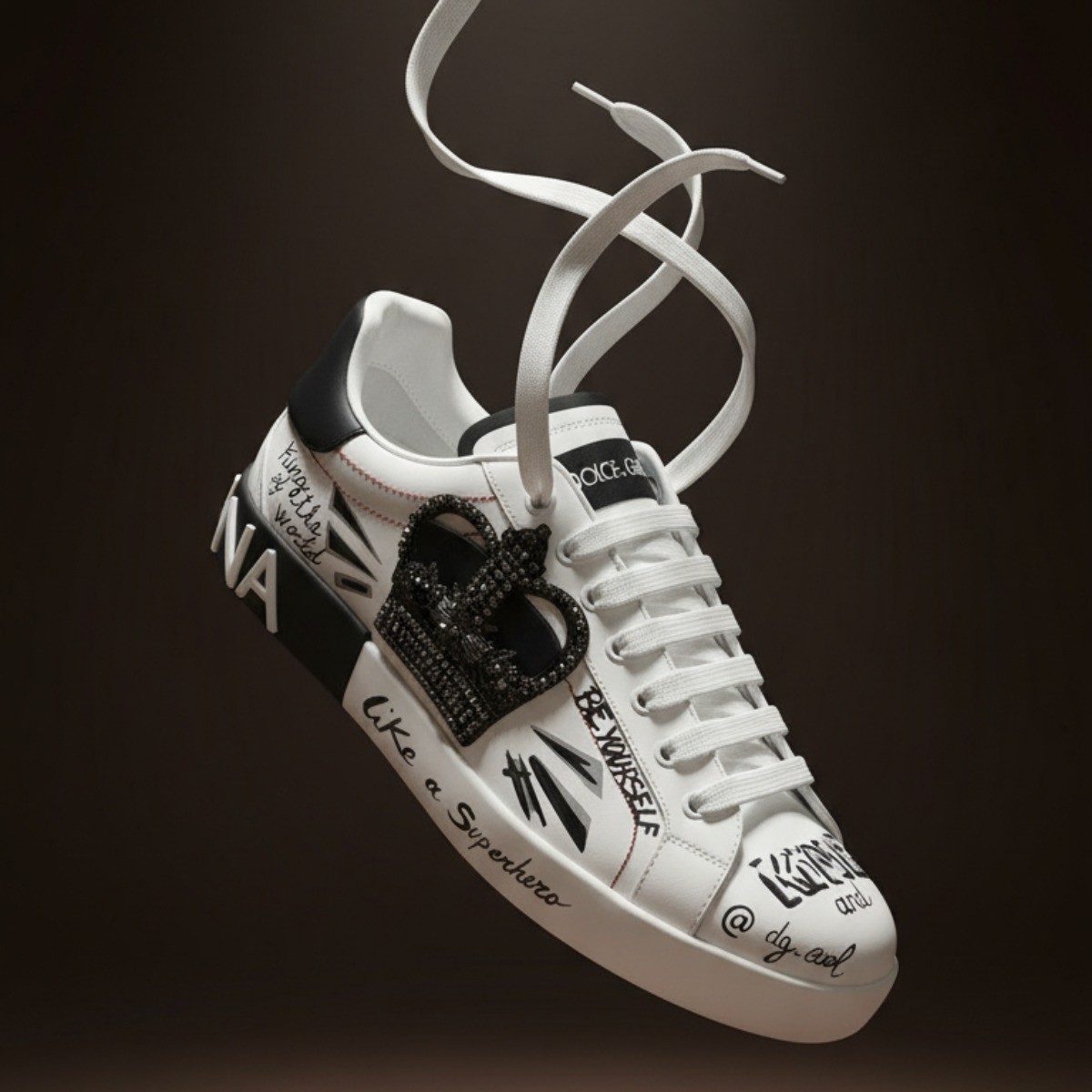 GIÀY SNEAKER DOLCE ĐEN THÊU VƯƠNG MIỆN CS1760A9AG1 89697