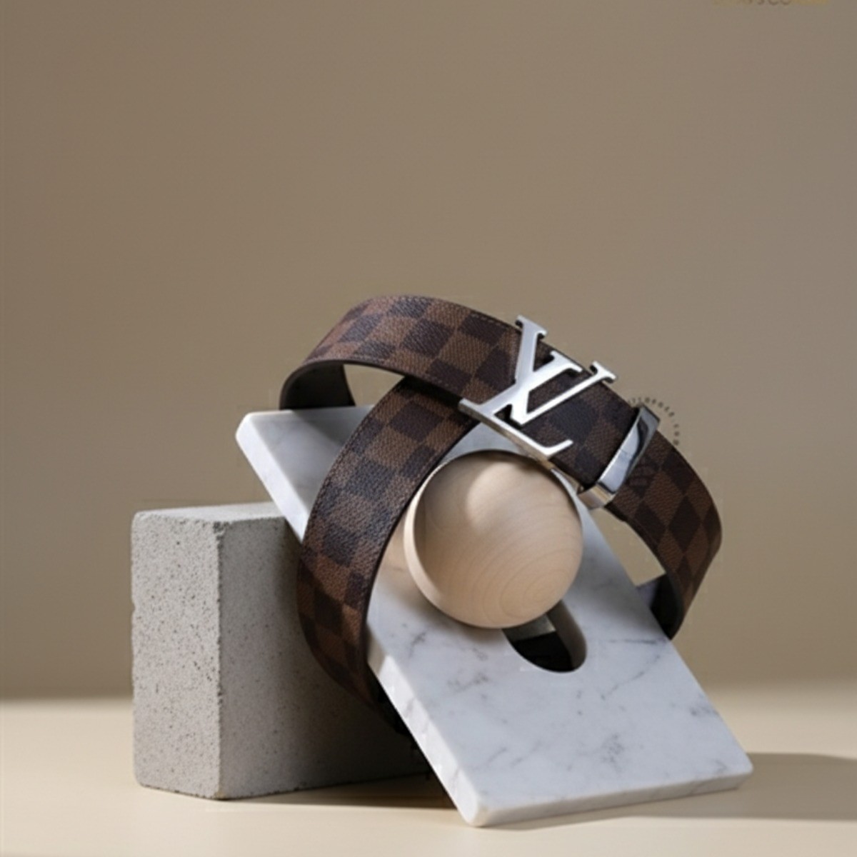 THẮT LƯNG LOUIS VUITTON DAMIER NÂU VÀNG CHỮ LỒNG BẠC LC02