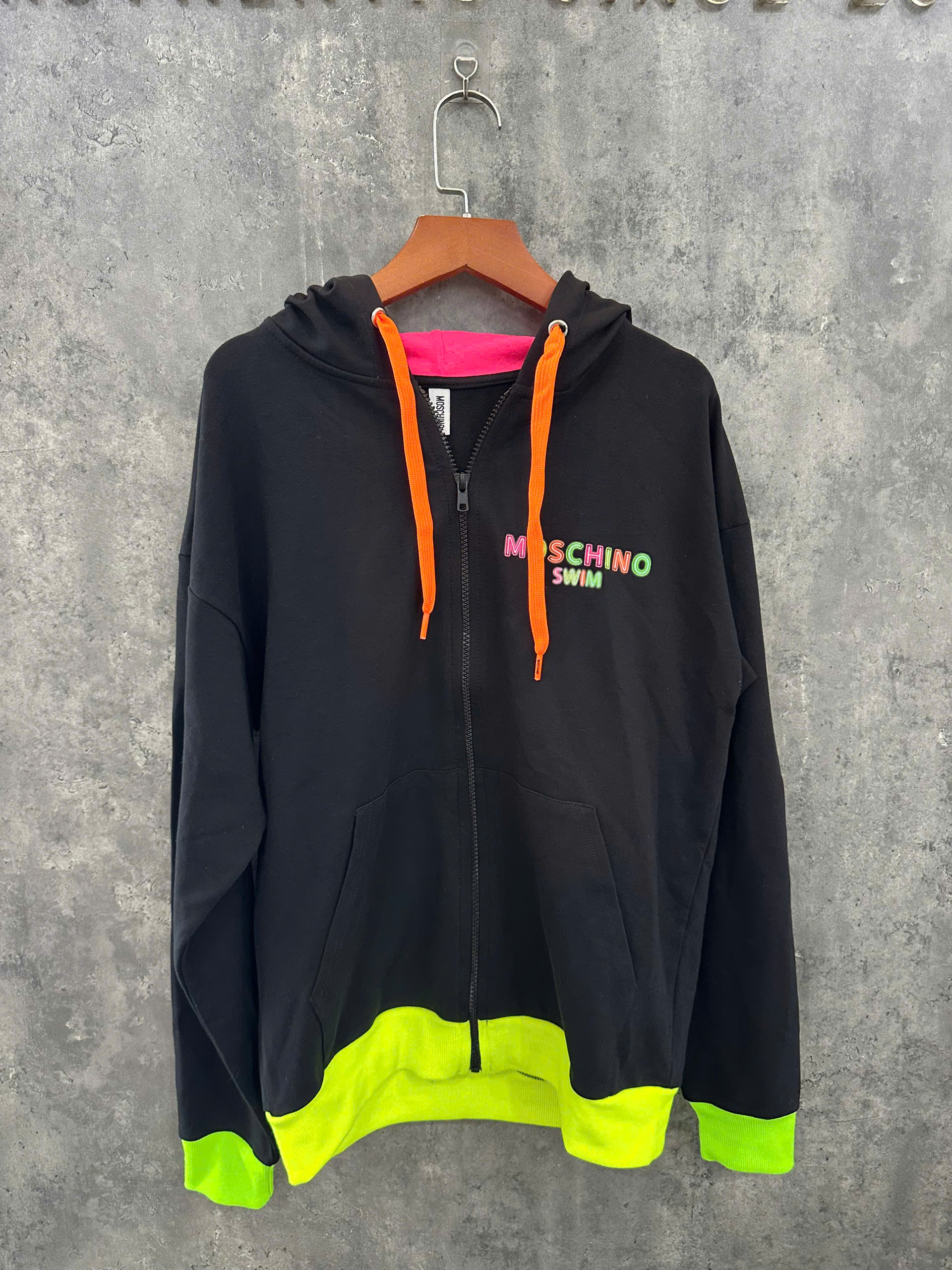 ÁO KHOÁC MOSCHINO ĐEN MÀU SẮC 12637920MC LN019 LIKE NEW