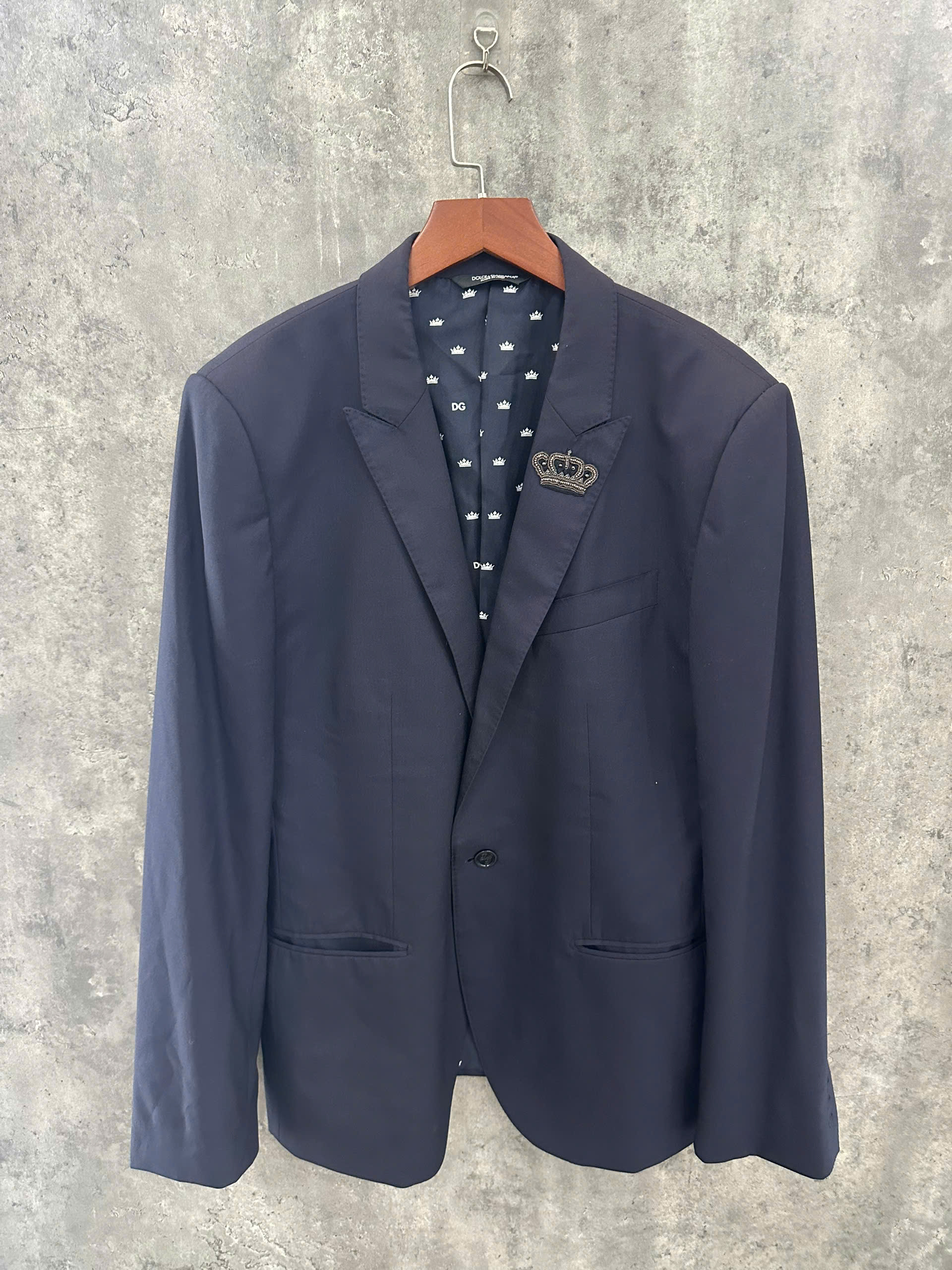 BLAZER DOLCE NAVY THÊU VƯƠNG MIỆN G2LG6Z FU3N7 B0665 LN023 LIKE NEW