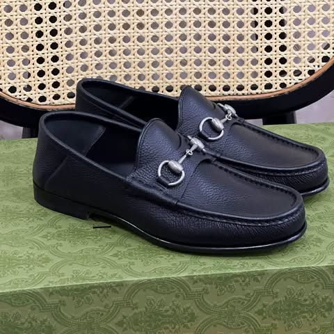 GIÀY MOCA GUCCI ĐEN KHOÁ BẠC 816370 AAEHX 1000