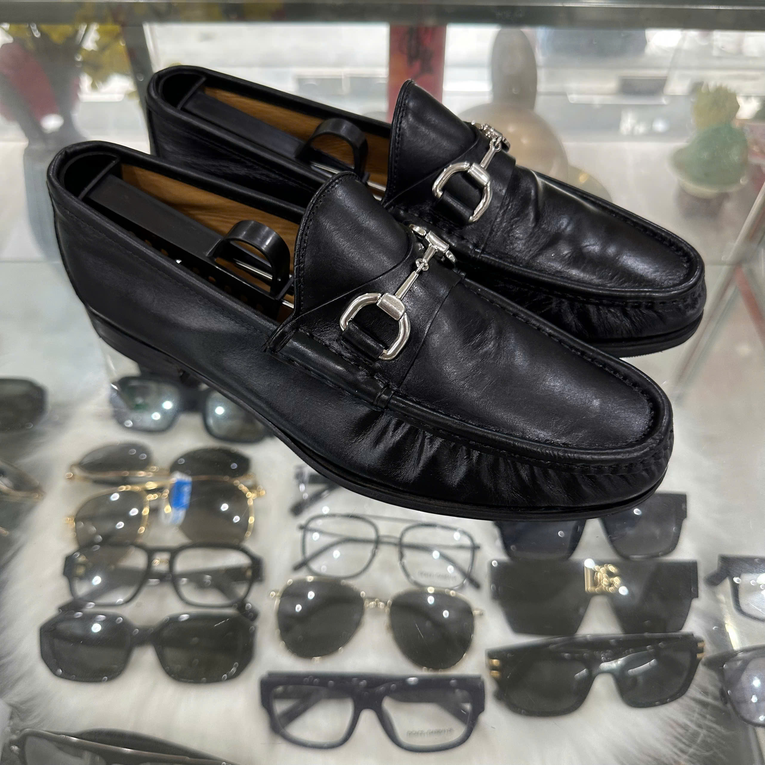 GIÀY MOCA GUCCI ĐEN KHOÁ BẠC LN022 LIKE NEW