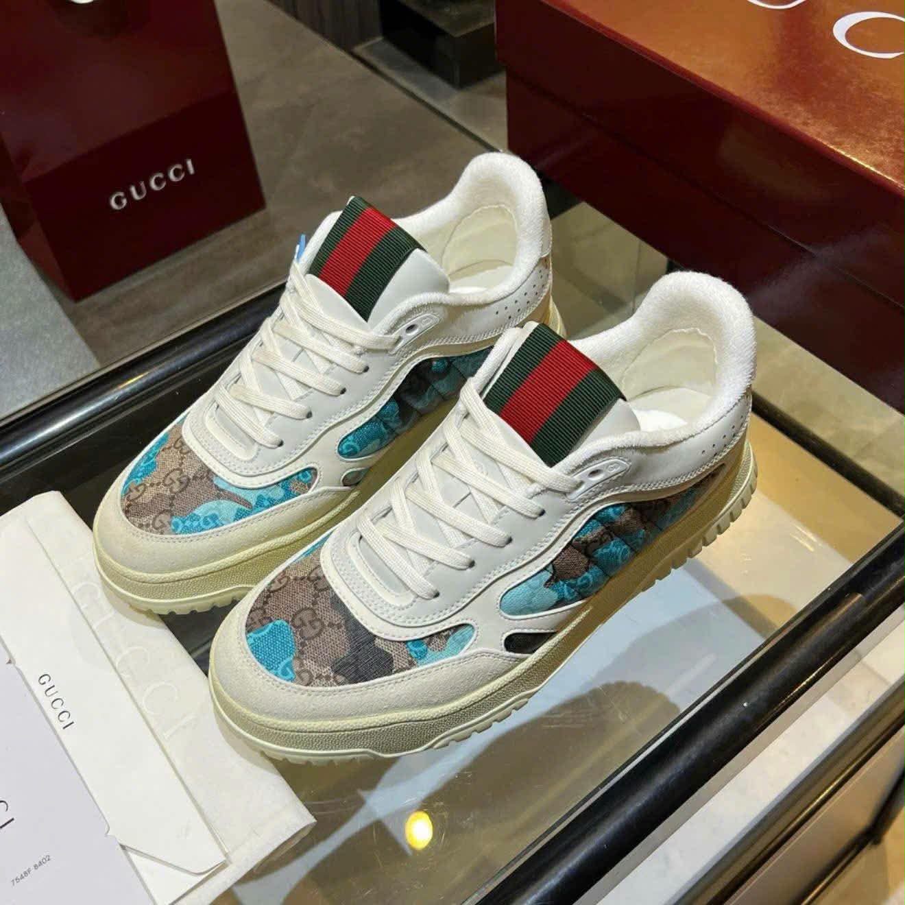 GIÀY SNEAKER GUCCI HOA XANH 854550 AAF6T 9598