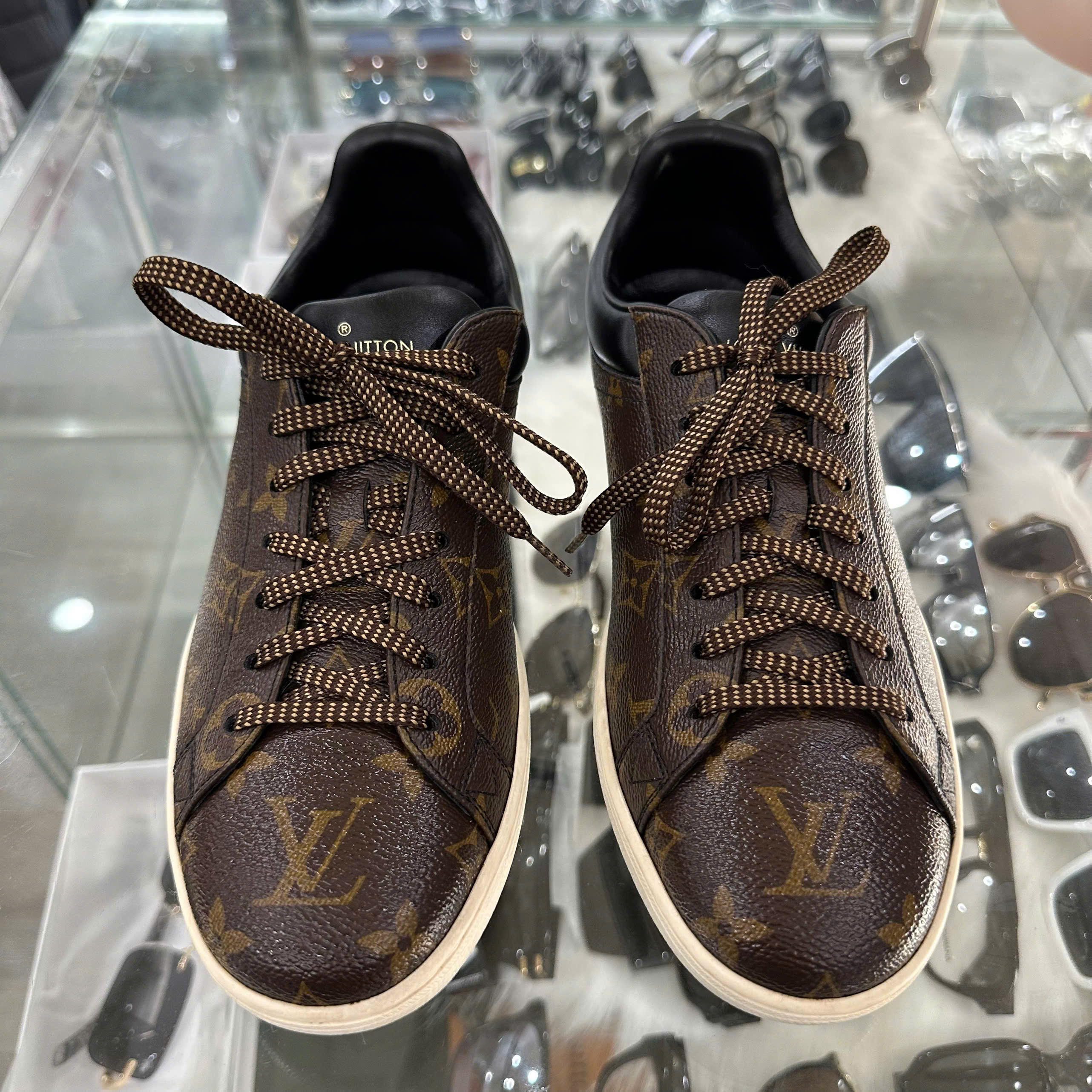 GIÀY SNEAKER LOUIS VUITTON HOẠ TIẾT MONOGRAM LN008 LIKE NEW