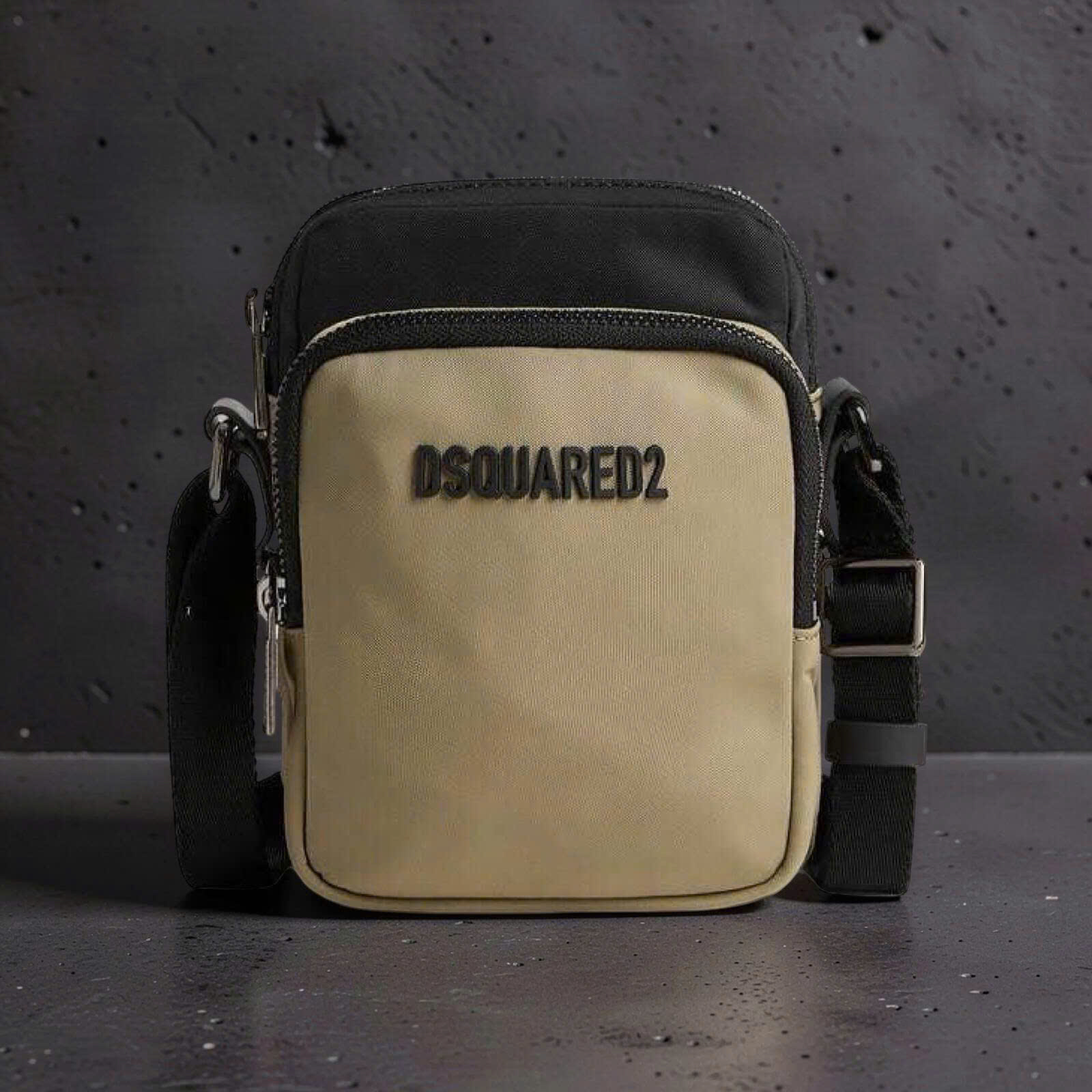 TÚI DSQUARED2 NÂU CHỮ ĐEN CBM004816806815M1797