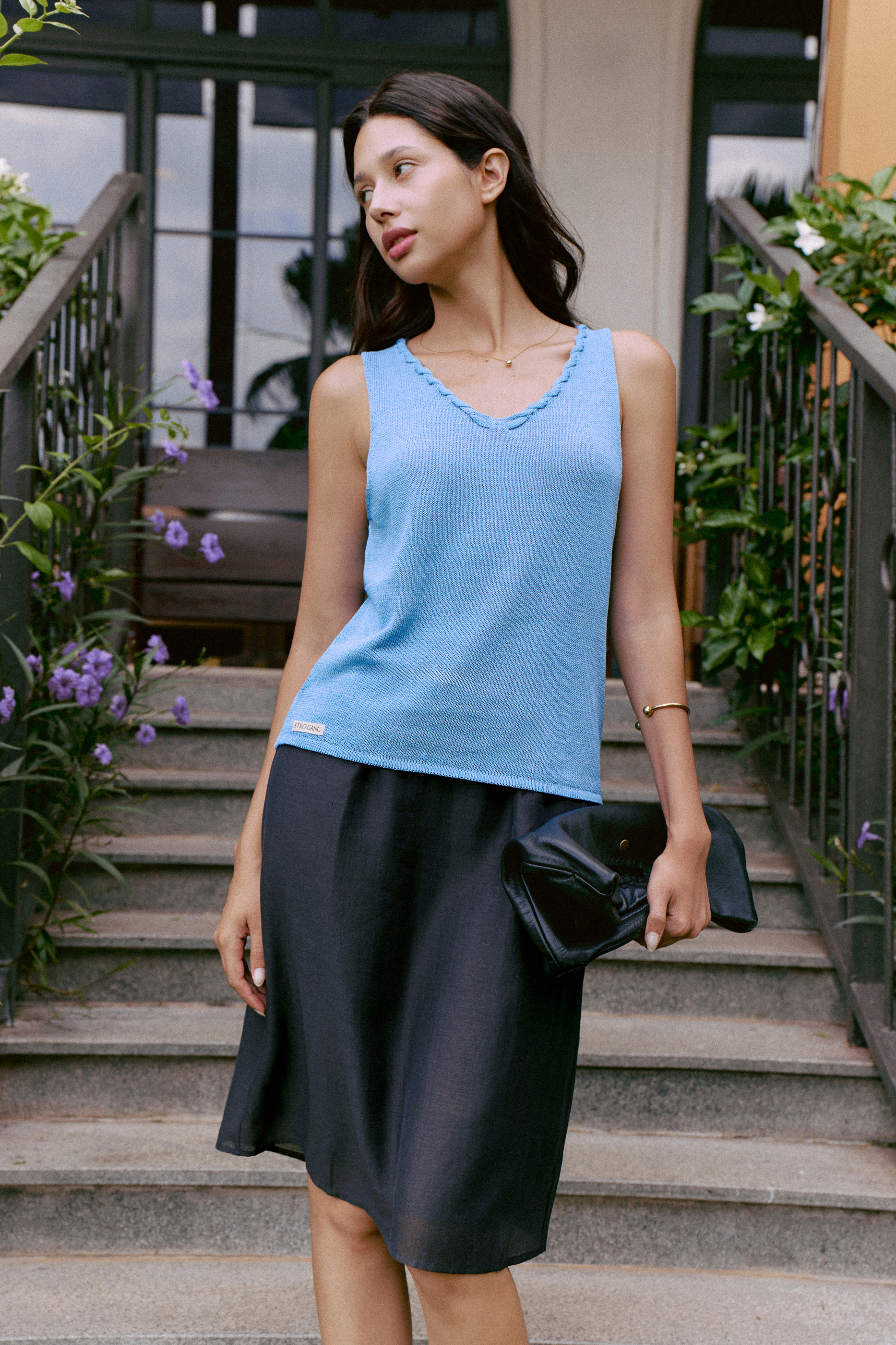 Ameri Tank Top (61099030_Áo ba lỗ nữ cổ V phối dây xoắn, đính tag EG, từ vải dệt kim)