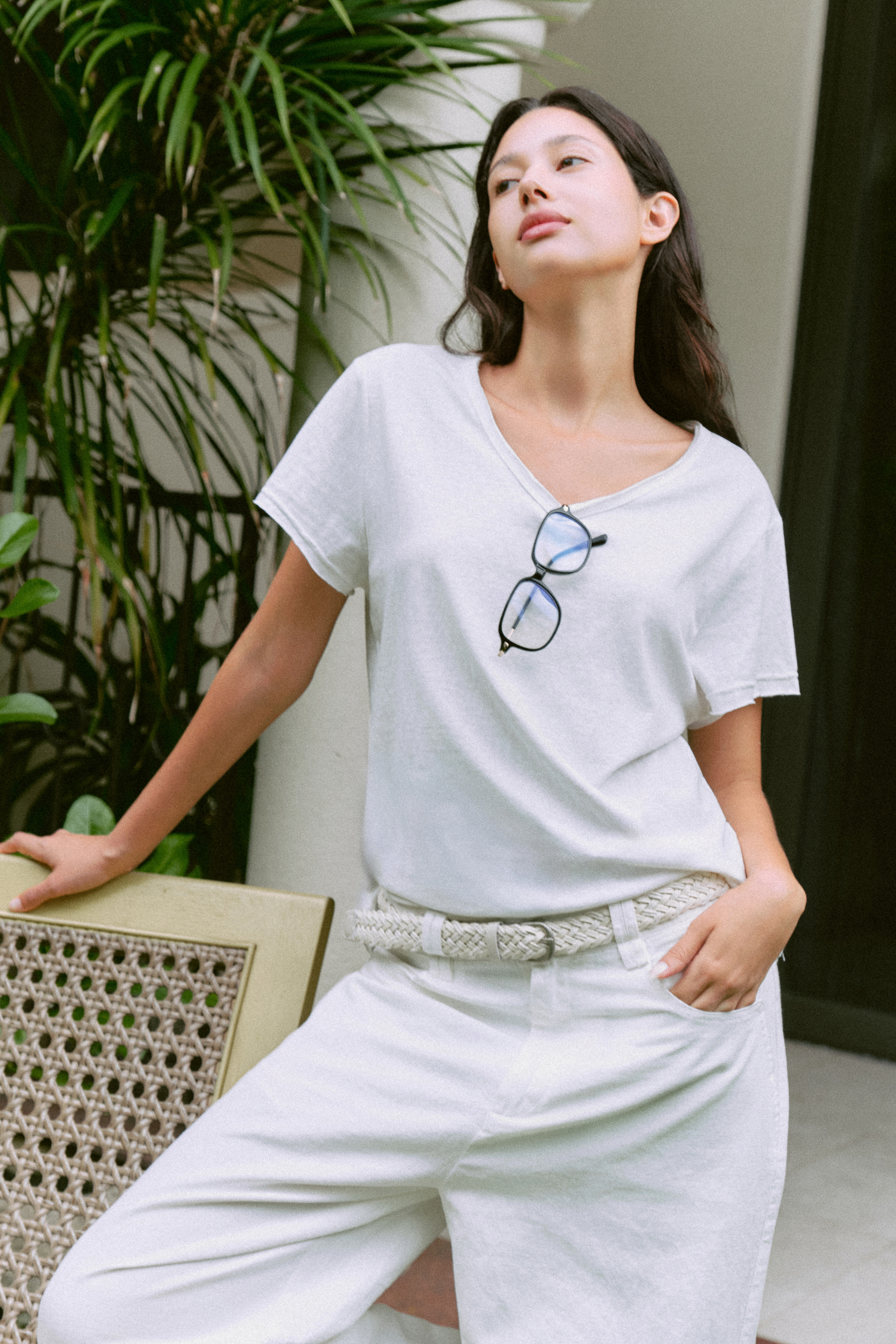 Bonnie Tee (61091020_Áo T-shirt nữ ngắn tay cổ V bằng vải dệt kim)