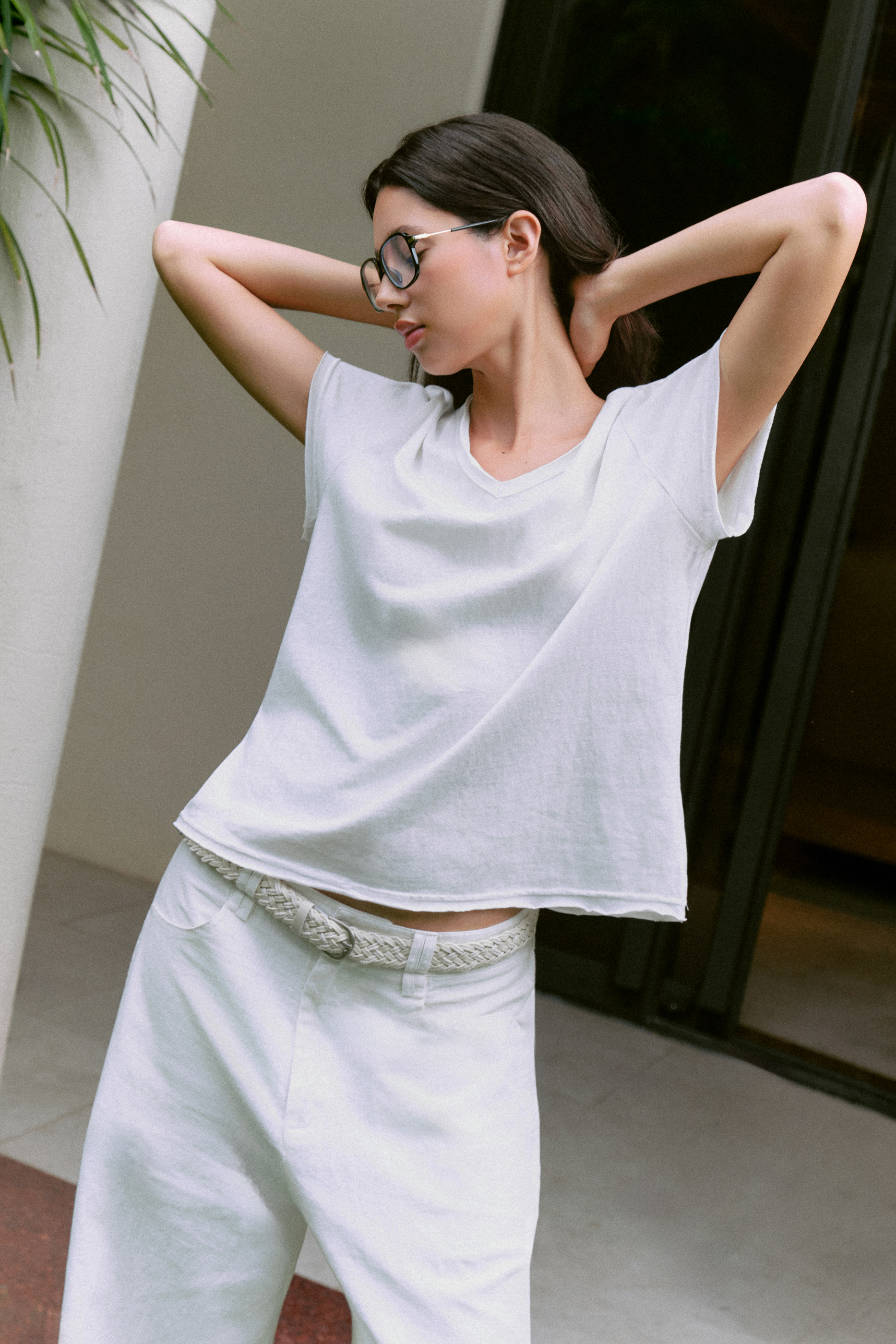 Bonnie Tee (61091020_Áo T-shirt nữ ngắn tay cổ V bằng vải dệt kim)