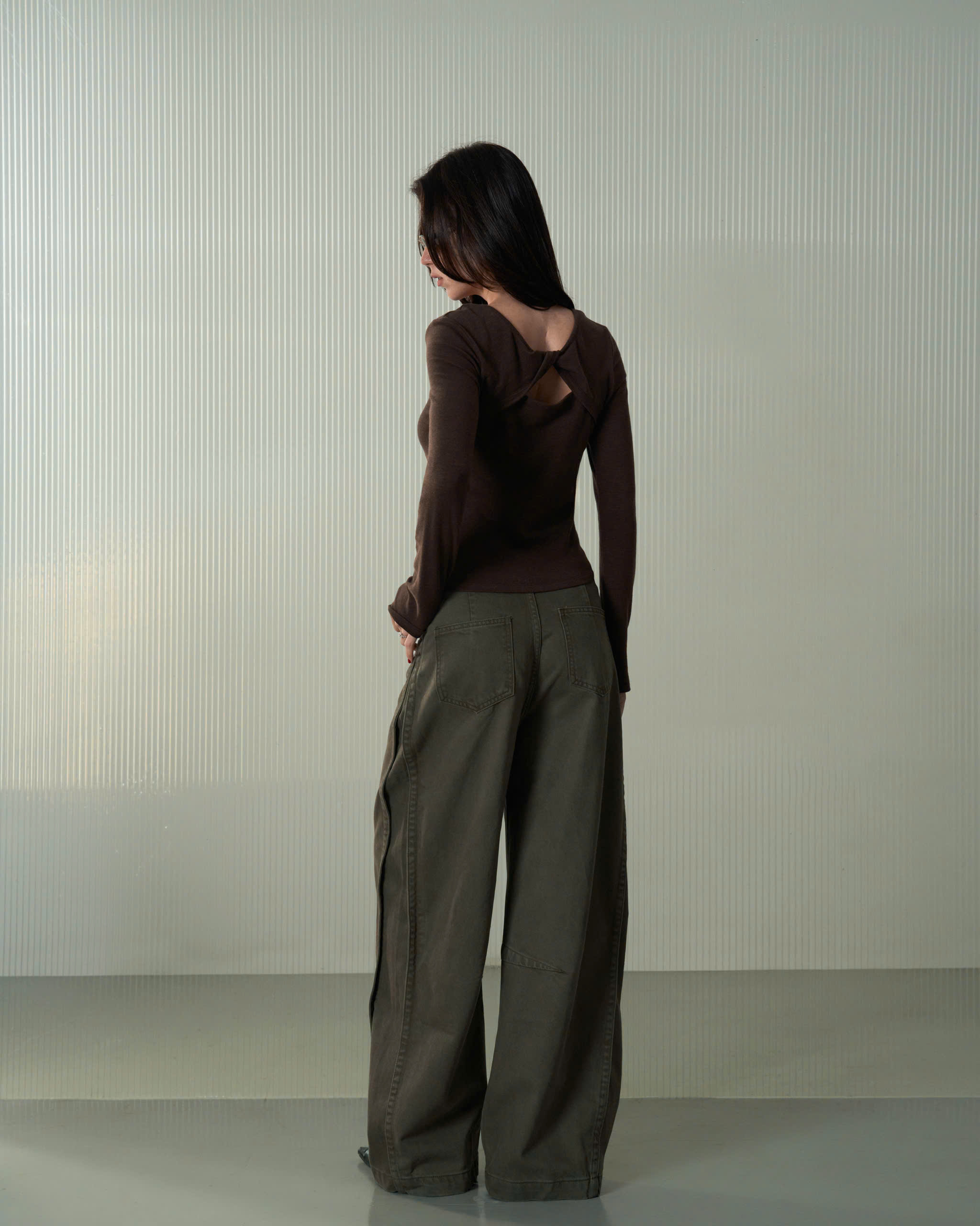 Dustline Khaki Pants (62046200_Quần bò dài nữ ống suông, vải dệt thoi)