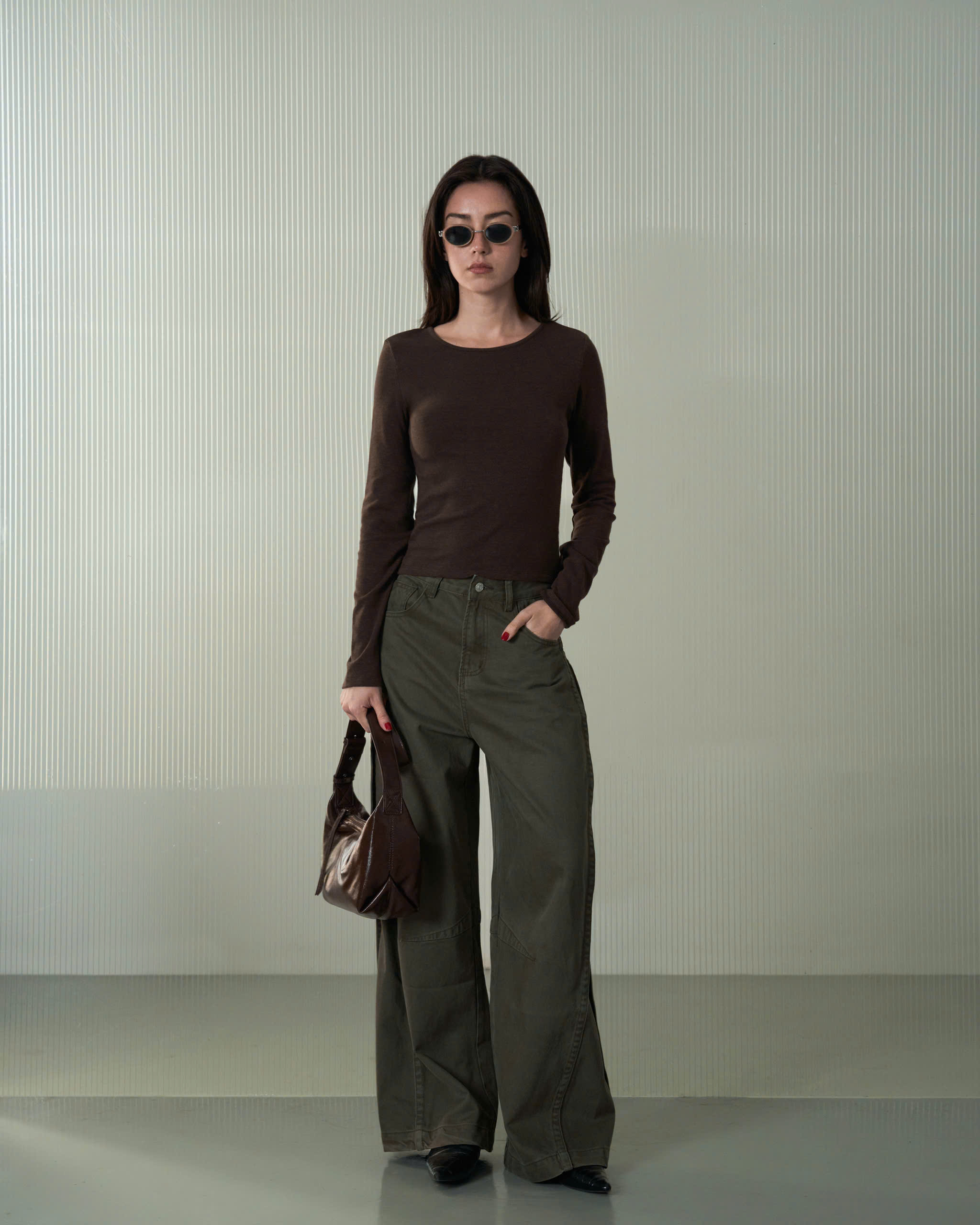 Dustline Khaki Pants (62046200_Quần bò dài nữ ống suông, vải dệt thoi)